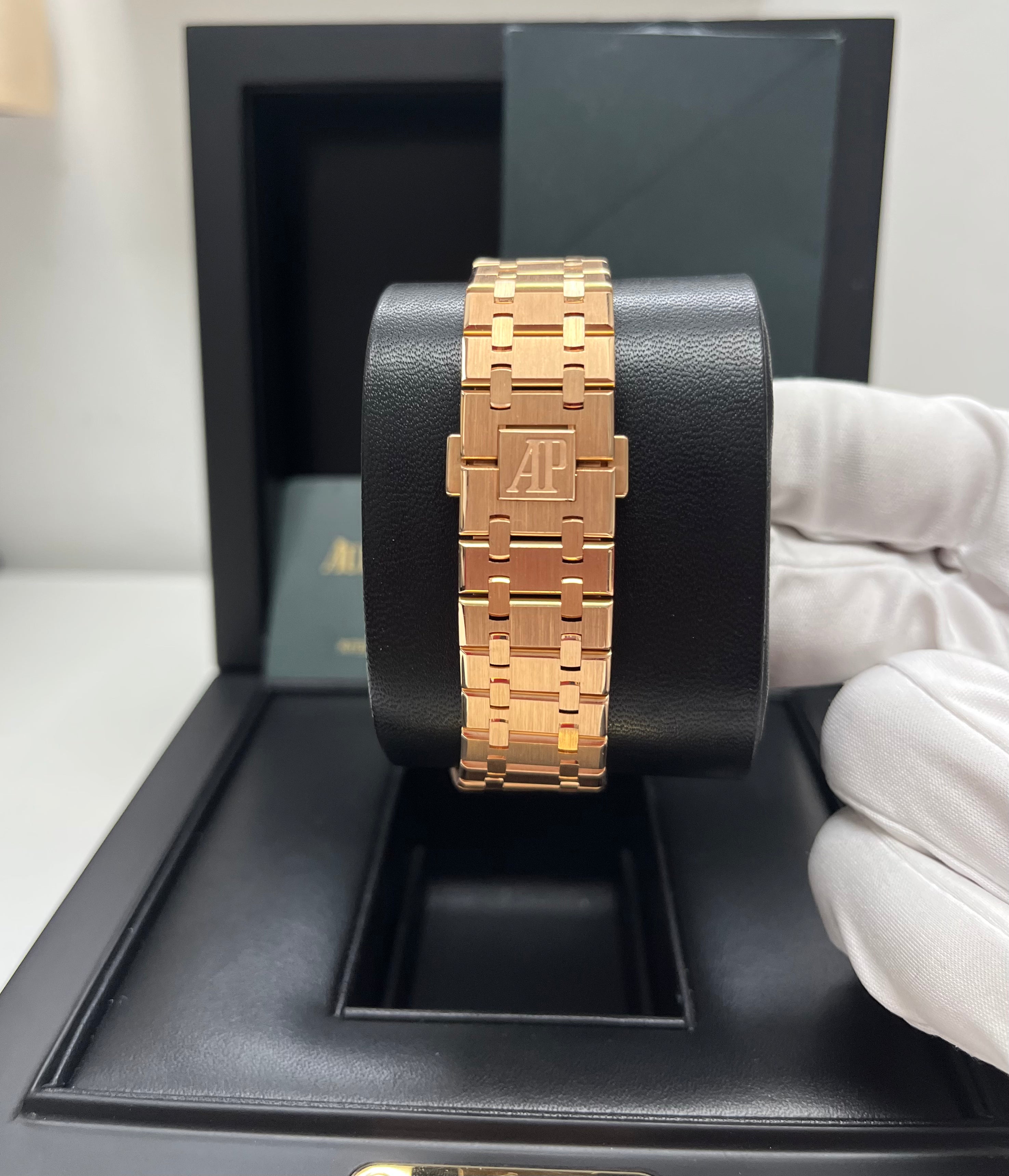 Audemars Piguet Royal Oak 41mm Selfwinding Chronograph Watch - 26239OR.OO.1220OR.02 - Brown Dial, 18K Rose Gold Case & Bracelet - Luxury Men's Timepiece for Business, Gala Events & Collectors