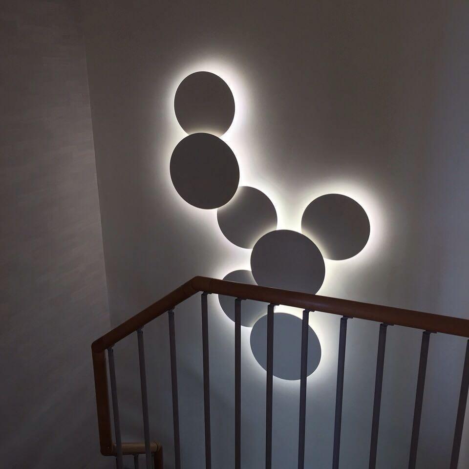 Modern Geometric Disc Wall Lamp - Sleek LED Sconce Lighting for Bedroom, Living Room & Hallway - Energy Efficient Home Decor Light Fixture