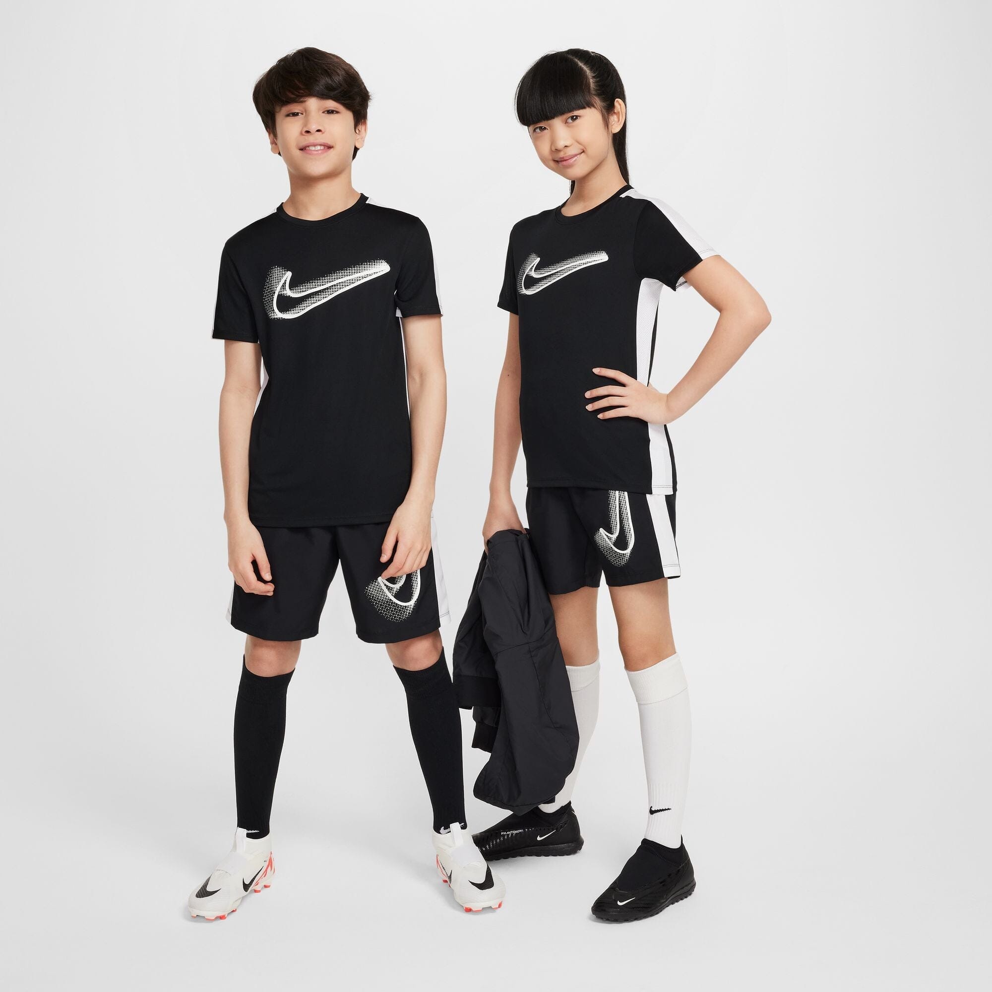 Nike Big Kids' Dri-FIT Performance T-Shirt (FZ5312 010) - Moisture-Wicking Athletic Top for Running, Basketball & Sports Training