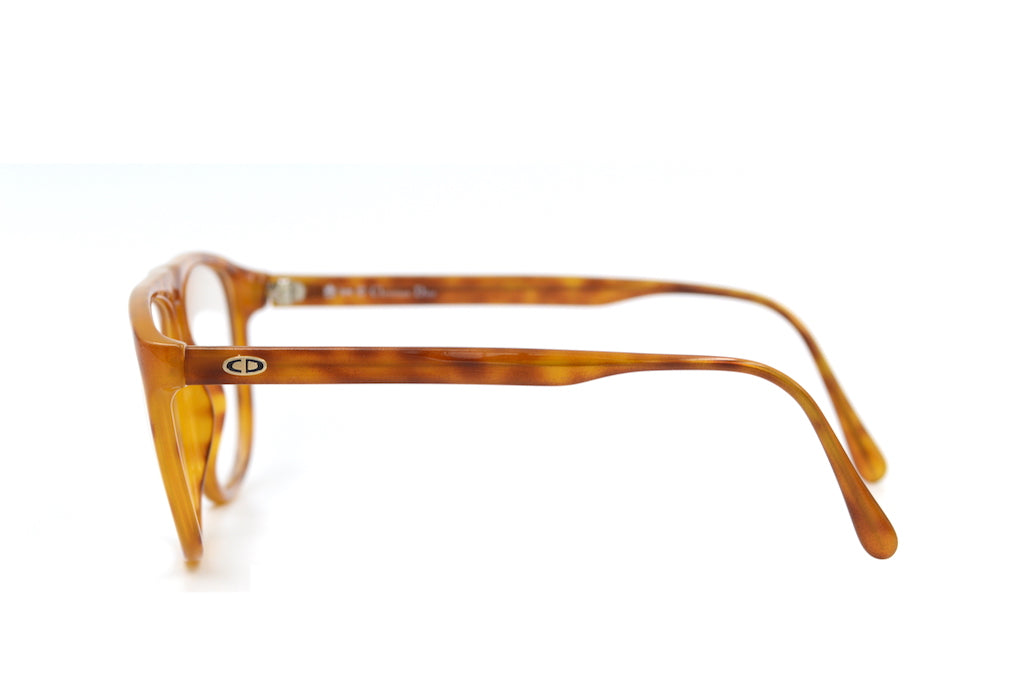 Christian Dior 2579 11 Sunglasses - Luxury Designer Shades for Women & Men - UV Protection & Fashion Statement - Perfect for Beach, Driving & Outdoor Activities