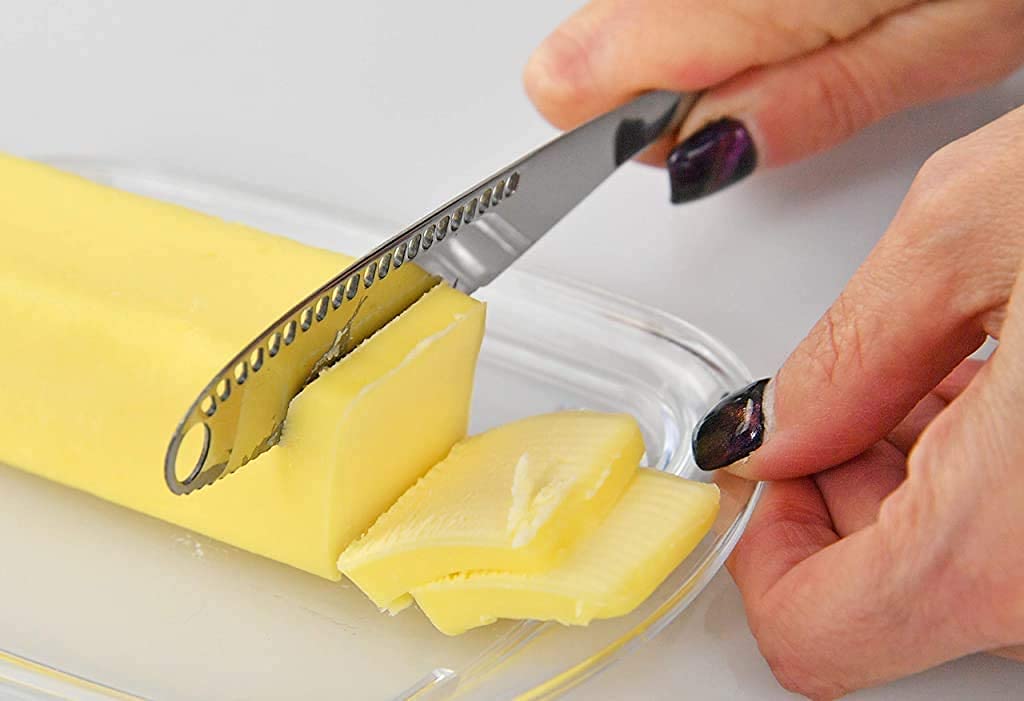 Premium Stainless Steel 3-in-1 Butter Knife - Serrated Edge Butter Spreader with Cheese Grater & Slicer for Kitchen, Dining & Entertaining (Random Color, Pack of 1) - Perfect for Breakfast, Brunch, Cheese Boards & Food Prep