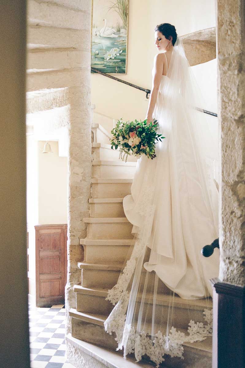 Elegant Lush Alencon French Lace One Tier Wedding Veil - Perfect for Bridal Ceremonies & Romantic Photos