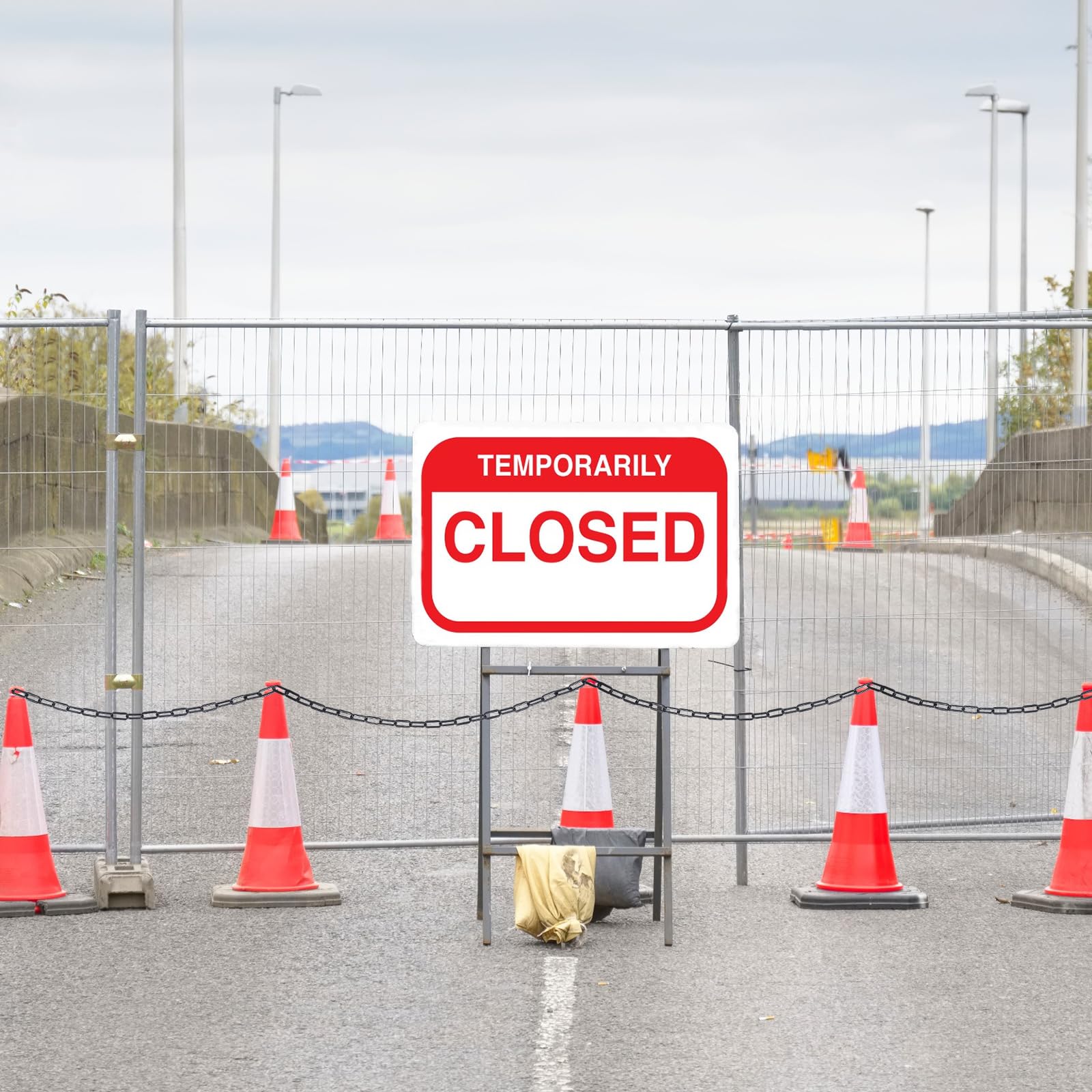 Geelin 1000ft Plastic Barrier Chain - Weatherproof Safety Crowd Control Barriers, Heavy Duty Garden Fence Decoration (Black) - Ideal for Events, Construction Sites & Outdoor Safety Control