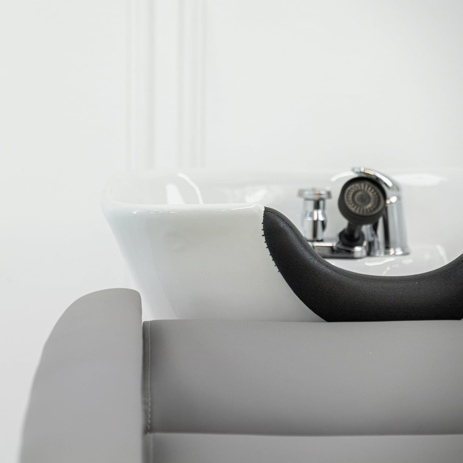 BERGAMO Professional Shampoo Station & Backwash Unit for Salon & Spa - Hydraulic Hair Washing Sink with Adjustable Chair for Hairdressers & Beauty Parlors