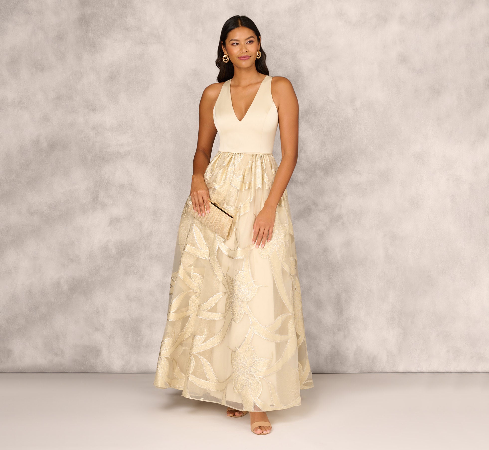 Elegant Metallic Jacquard Sleeveless Ball Gown with Crinoline Details in Light Gold - Perfect for Prom, Quinceañera & Formal Evening Events