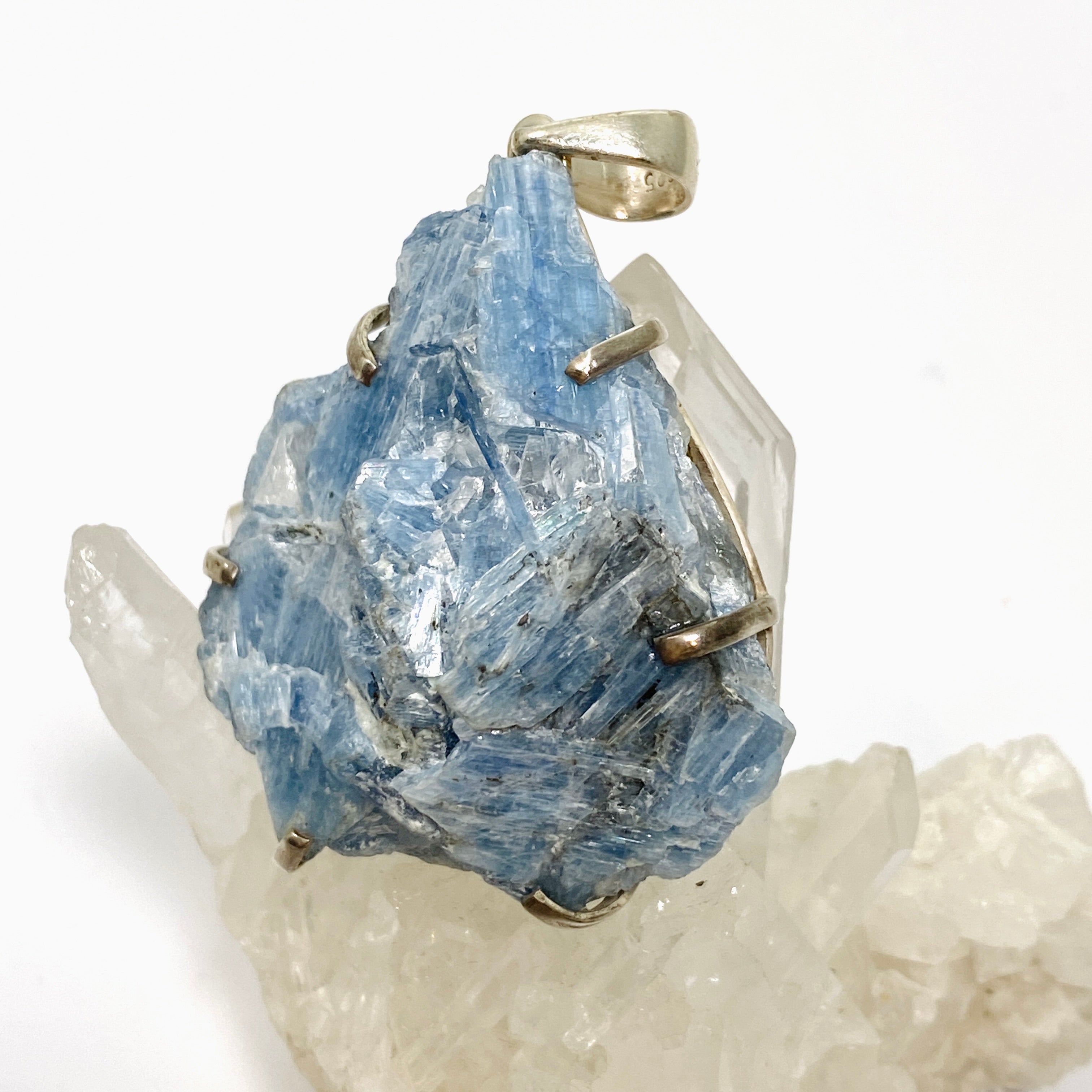 Natural Kyanite Raw Crystal Pendant Necklace - Uncut Healing Stone Jewelry for Energy Balance & Chakra Alignment - Perfect for Meditation, Yoga & Spiritual Healing
