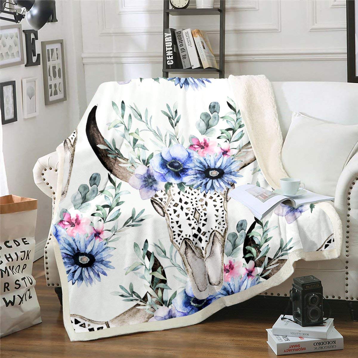Erosebridal Cow Skull Throw Blanket - Daisy Sherpa Flannel Blanket with Blue Floral Pattern, Animal Indian Exotic Design for Halloween - Golden Bed Blanket for Kids, Girls & Women - Perfect for Dorm Room Decor, Queen Size - Cozy for Bed, Sofa & Seasonal Home Decor
