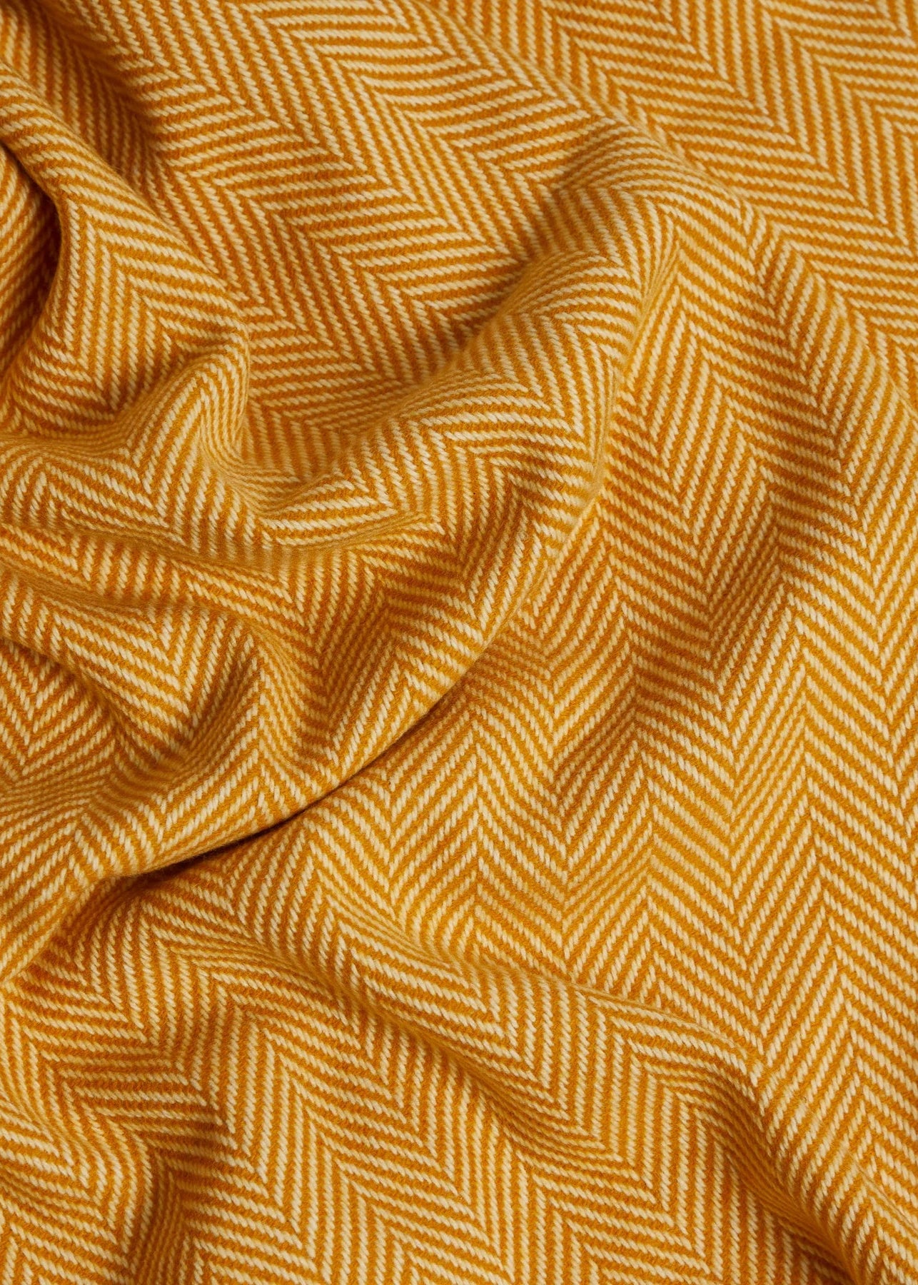 Foxford Cashmere Lambswool Throw Blanket - Soft Luxury Herringbone Pattern in Gold - Perfect for Sofa, Bed & Home Decor