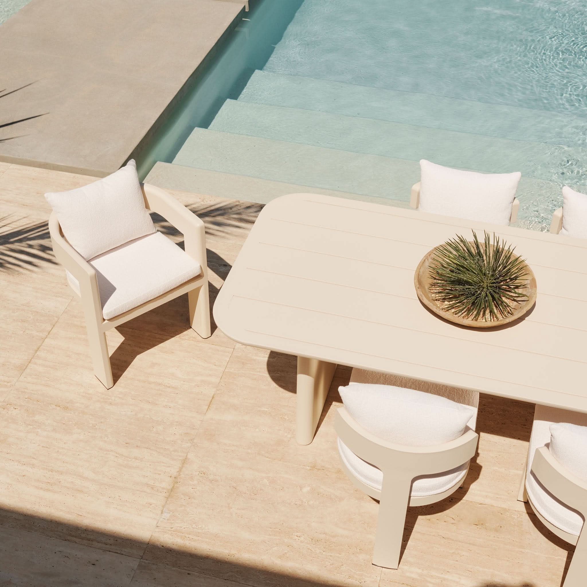 Victoria Aluminum Slatted Dining Table 108