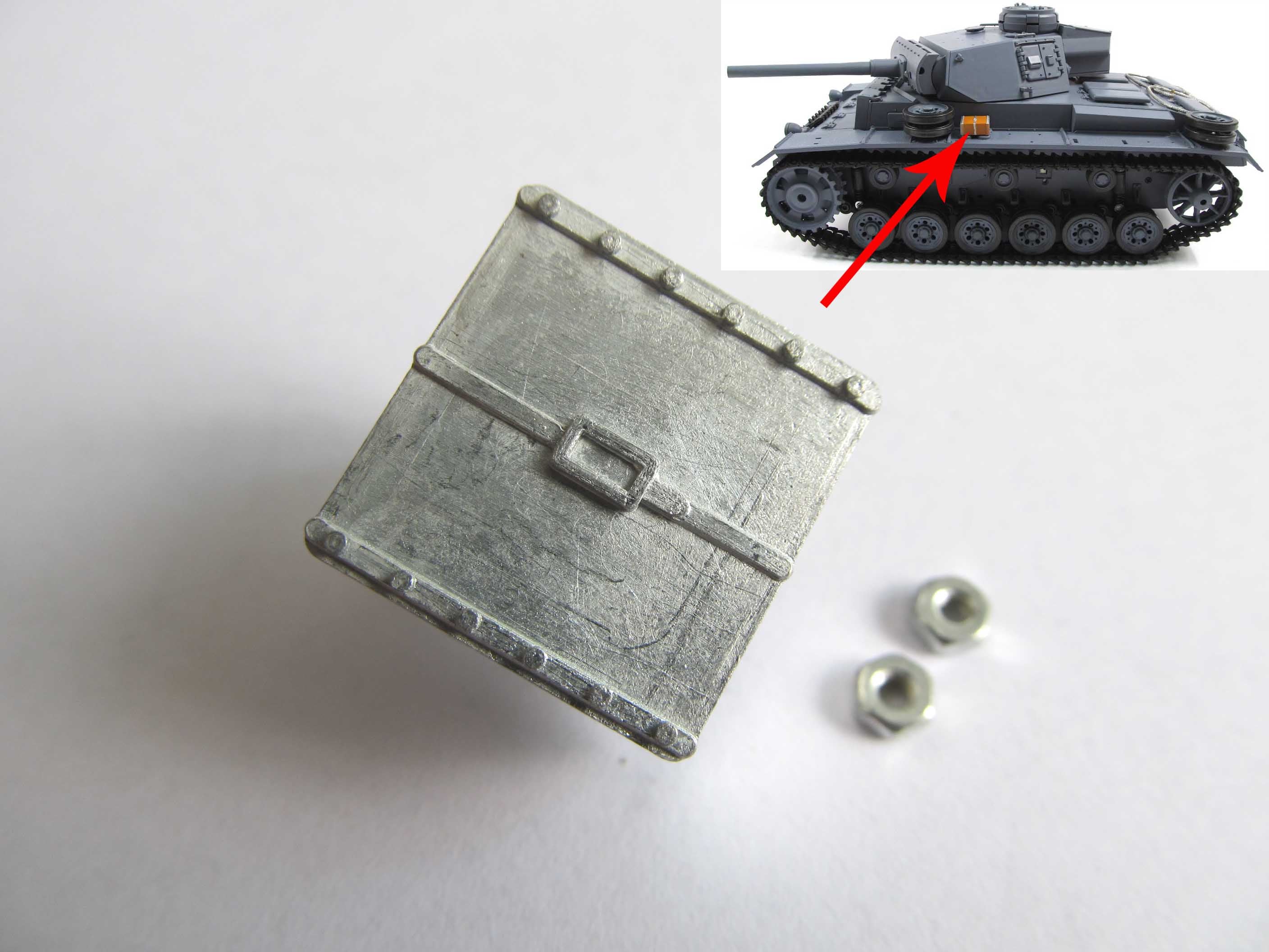 1/16 Mato RTR German Panzer III Metal Tank Spare Parts Set - Fire Extinguisher, Upper Hull, Box Bar, Rear Stand & Front Plate for RC Military Model Collectors & Battle Scenes