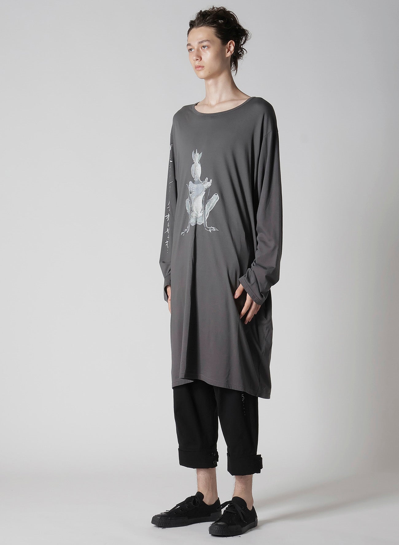 C/MO Jersey Big & Long Sleeve T-Shirt - Comfortable Oversized Fit for Men & Women - Perfect for Casual Wear, Layering & Street Style Fashion