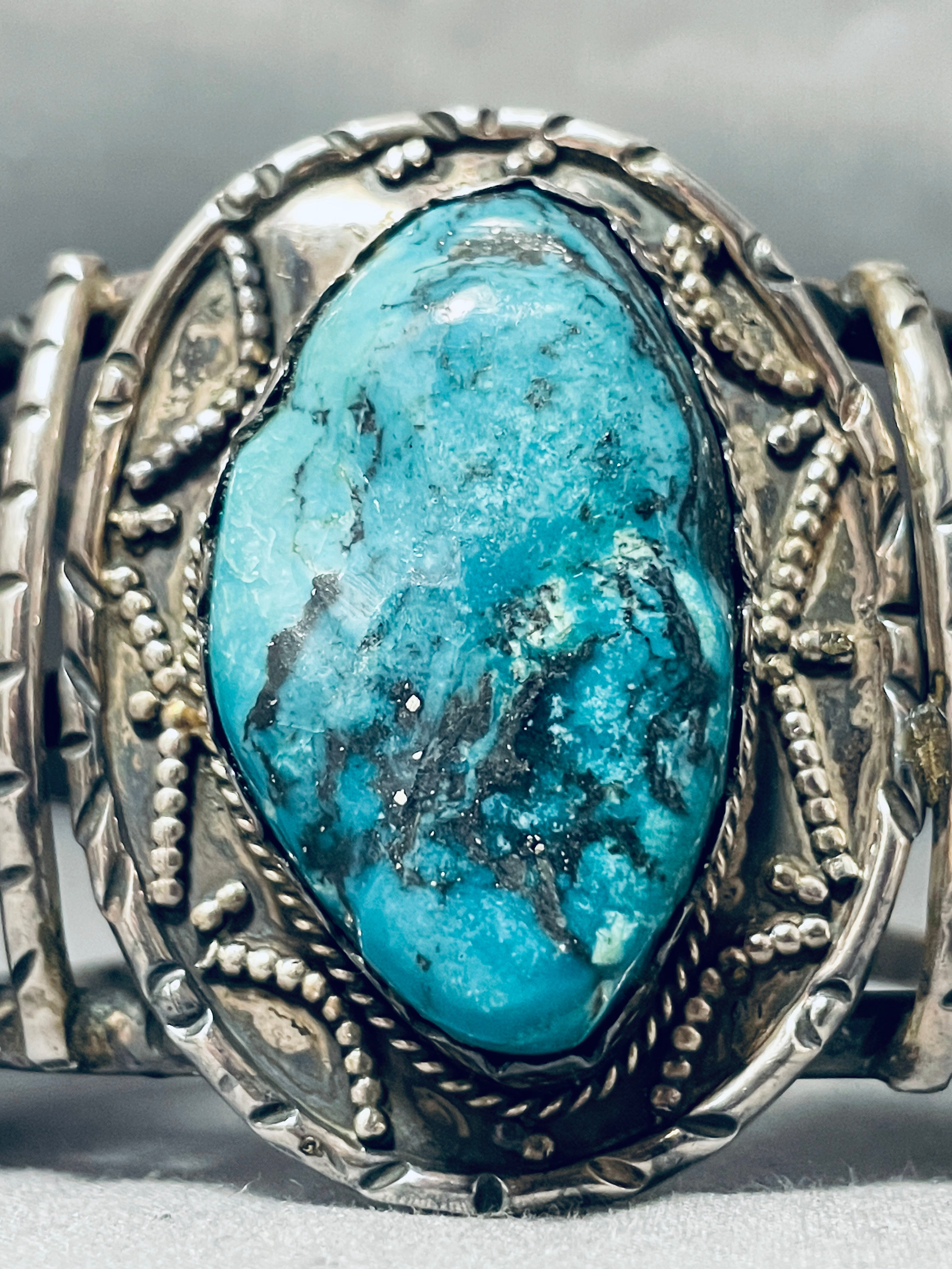 122 Gram Vintage Navajo Turquoise Sterling Silver Bracelet - Authentic Native American Jewelry for Women, Handmade Tribal Art - Perfect for Boho Fashion, Gift Giving & Special Occasions