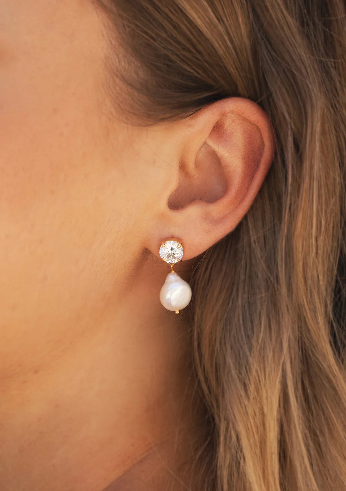 Lola Knight Violet Crystal & Pearl Drop Bridal Earrings - 18K Gold Plated Wedding Jewelry for Bride, Bridesmaid, Prom, Evening Gala & Special Occasions