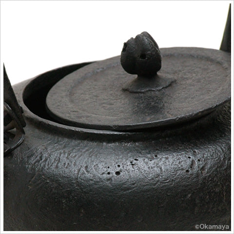 Authentic Japan Nanbu Tetsubin Iron Teapot - Koizumi Nizaemon 11th Generation Yuzu Shape with Original Box | Perfect for Japanese Tea Ceremony & Home Decor