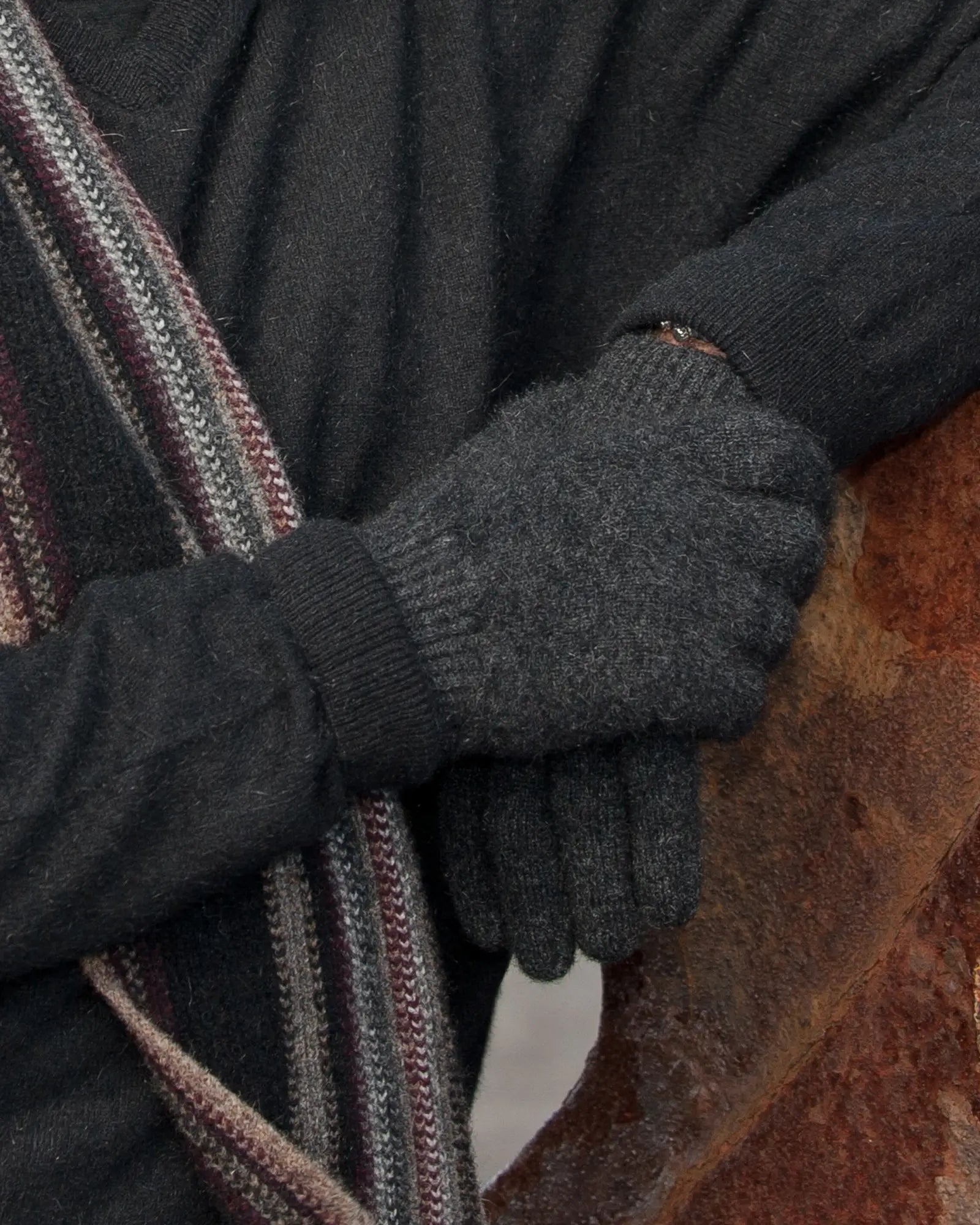 Charcoal Plain Gloves - Possum Merino Wool Blend NX100 - Warm Winter Gloves for Outdoor Activities, Hiking & Skiing