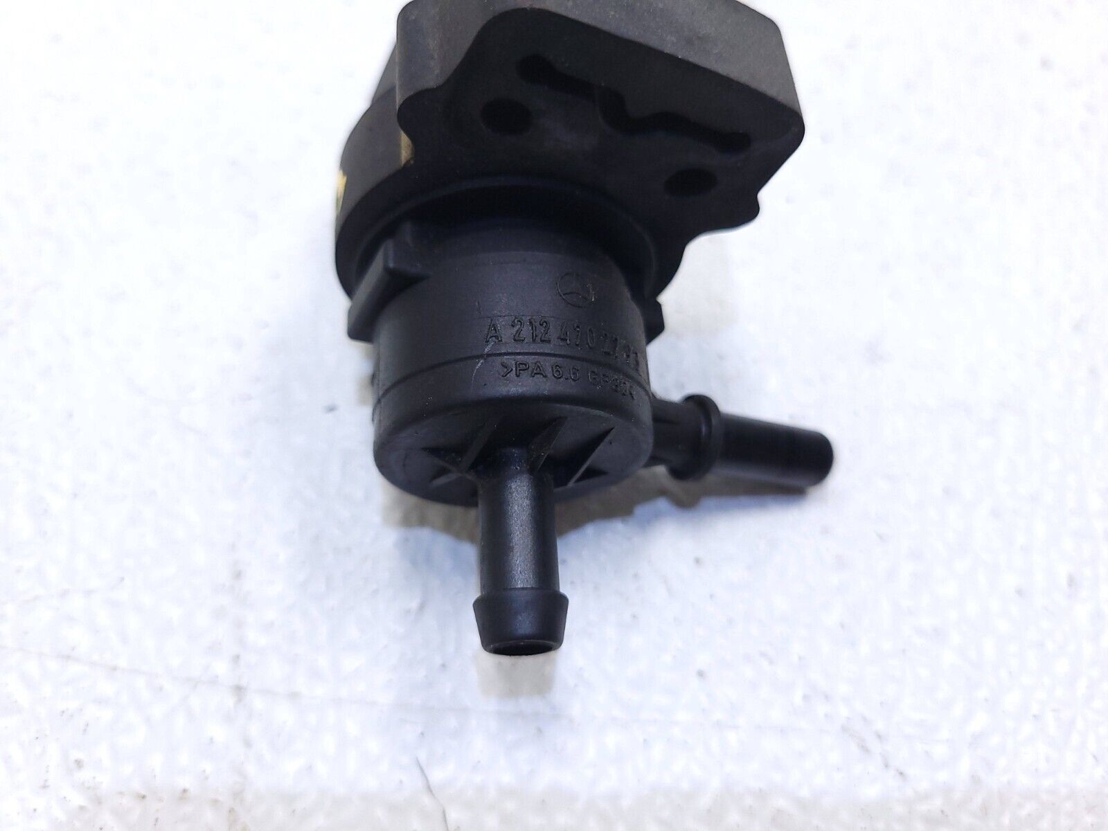 06-11 Mercedes ML500 Purge Solenoid Vacuum Switch Valve OEM Replacement Part - Perfect for Engine Emission Control System Repair & Maintenance