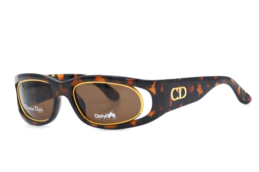 Christian Dior 2040 11H Sunglasses - Luxury Designer Shades for Women & Men - UV Protection & Fashion Statement - Perfect for Beach, Driving & Outdoor Activities