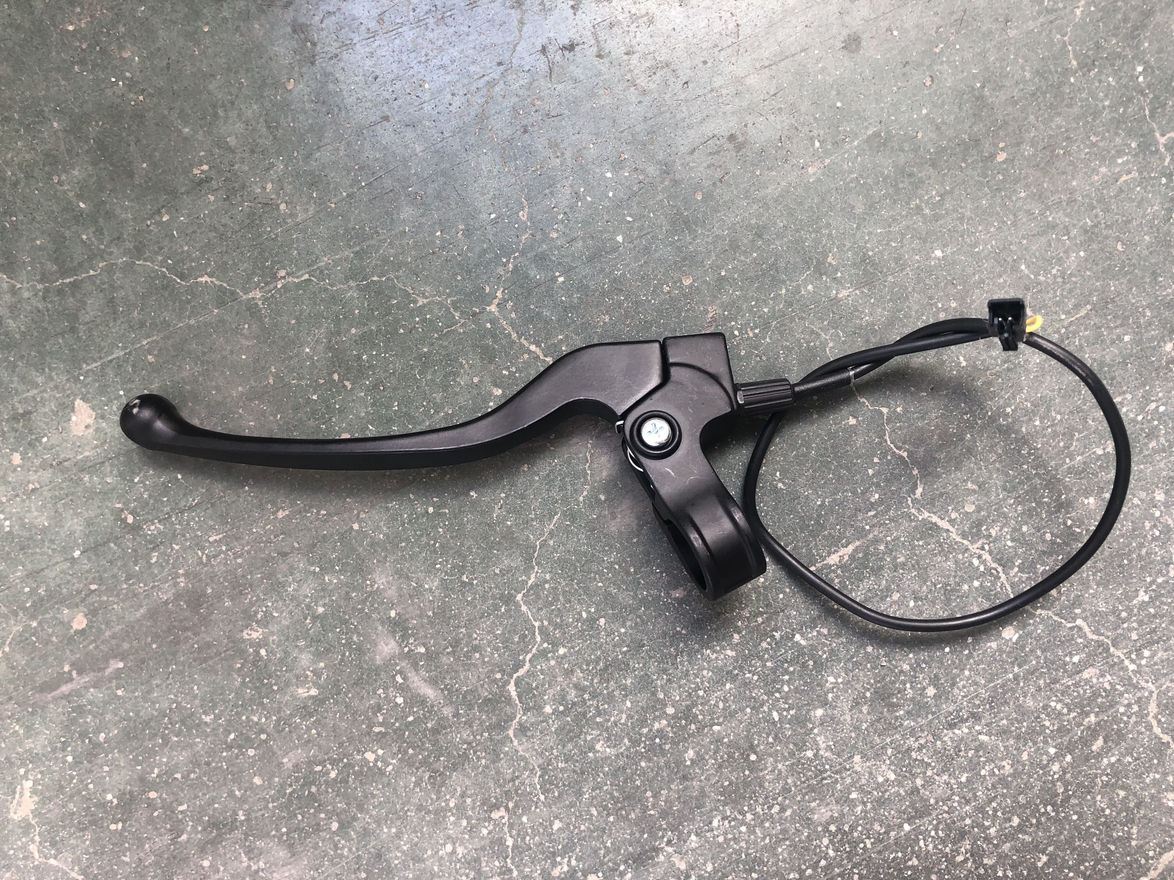 Falcon Left Brake Handle - High Performance Motorcycle Brake Lever for Harley, Honda, Yamaha - Perfect for Cruiser, Touring & Street Bikes - Durable & Comfortable Riding Upgrade