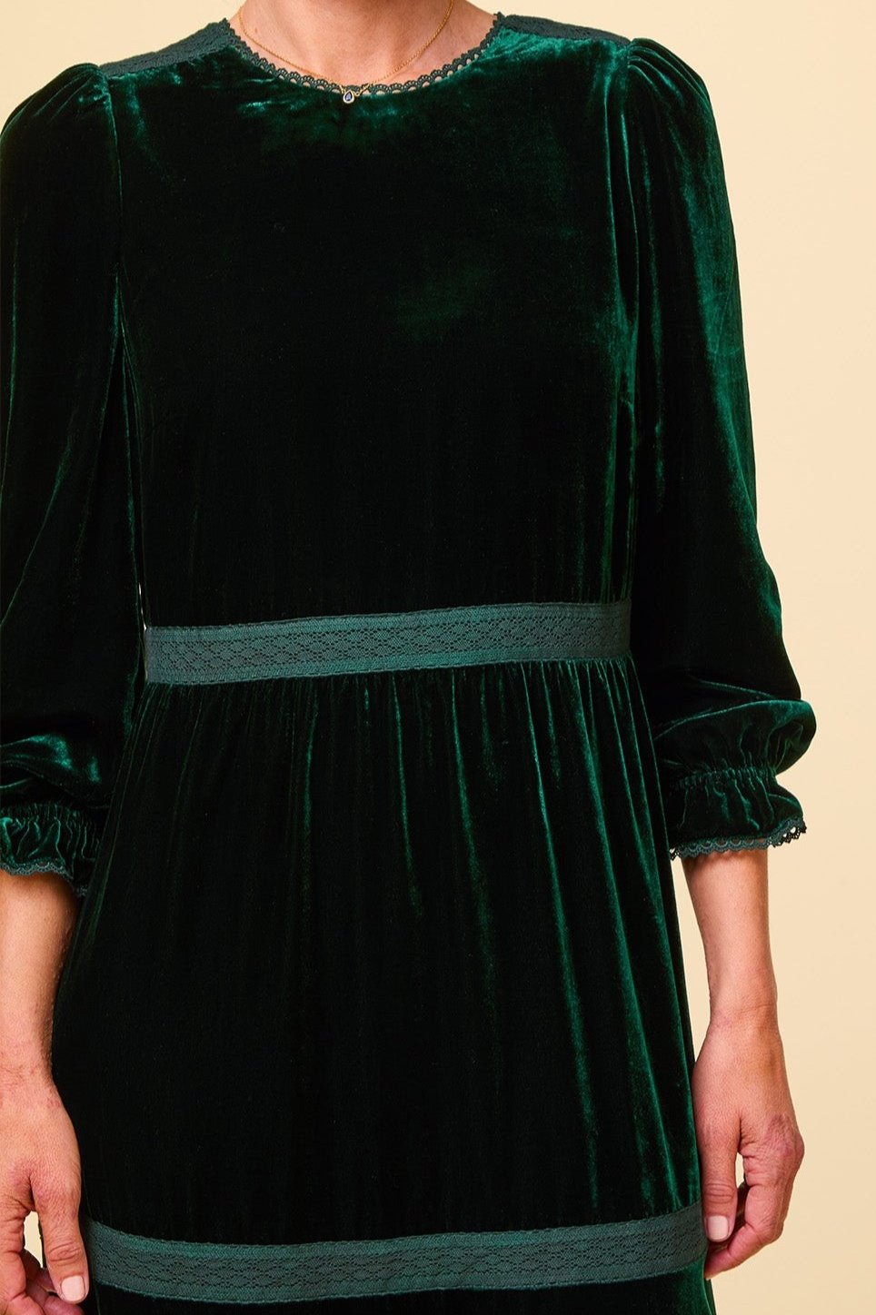 Clara Dress | Elegant Emerald Green Women's Dress for Casual Wear, Parties & Special Occasions