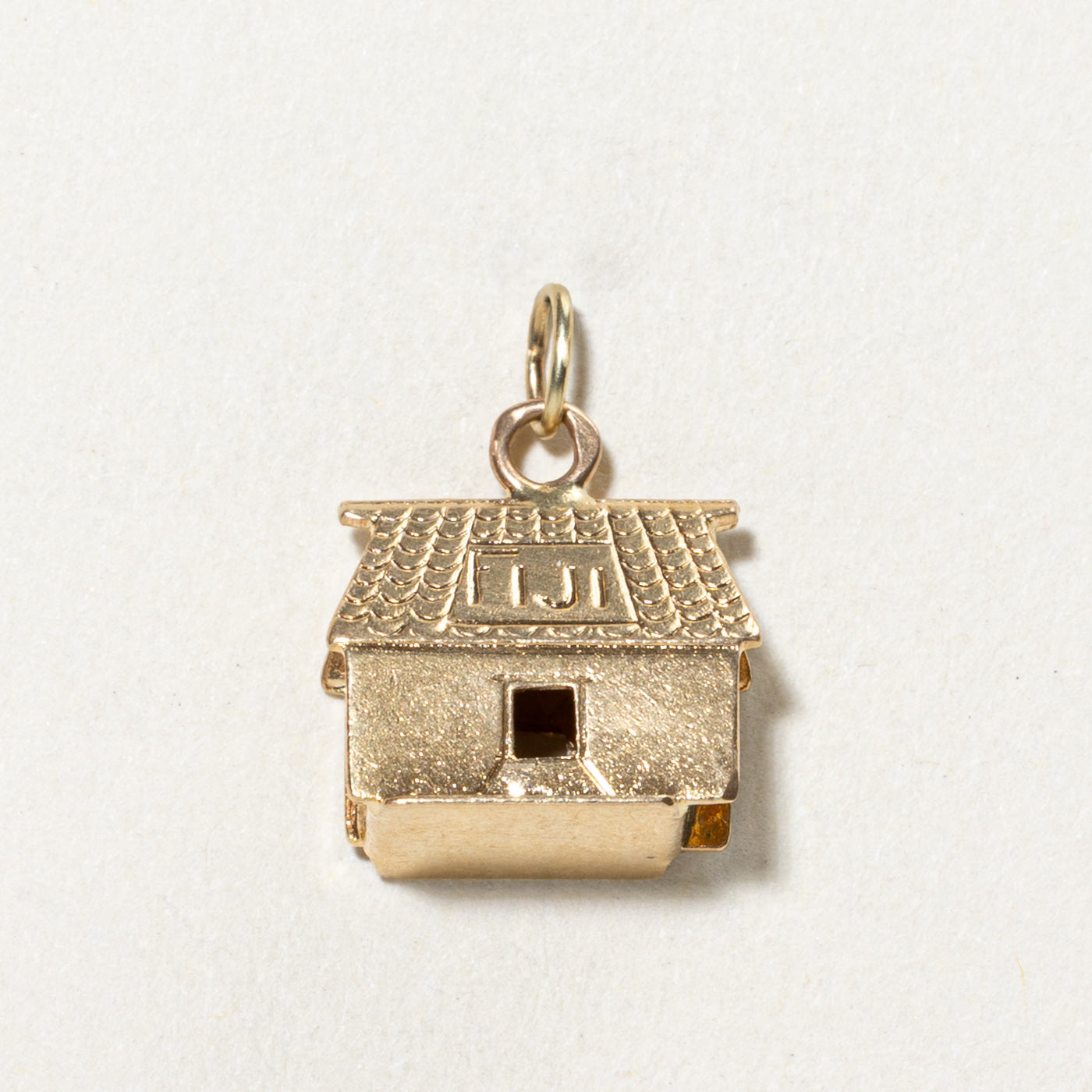 18K Yellow Gold Fiji House Charm Pendant - Elegant Jewelry Gift for Women - Perfect for Travel Lovers & Island-Themed Outfits