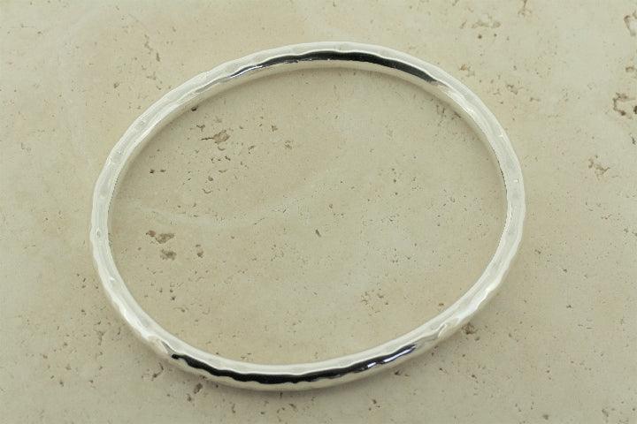 5mm Oval Tubular Hammered Bangle - Elegant Stackable Bracelet for Women, Perfect for Everyday Wear, Parties & Gifts
