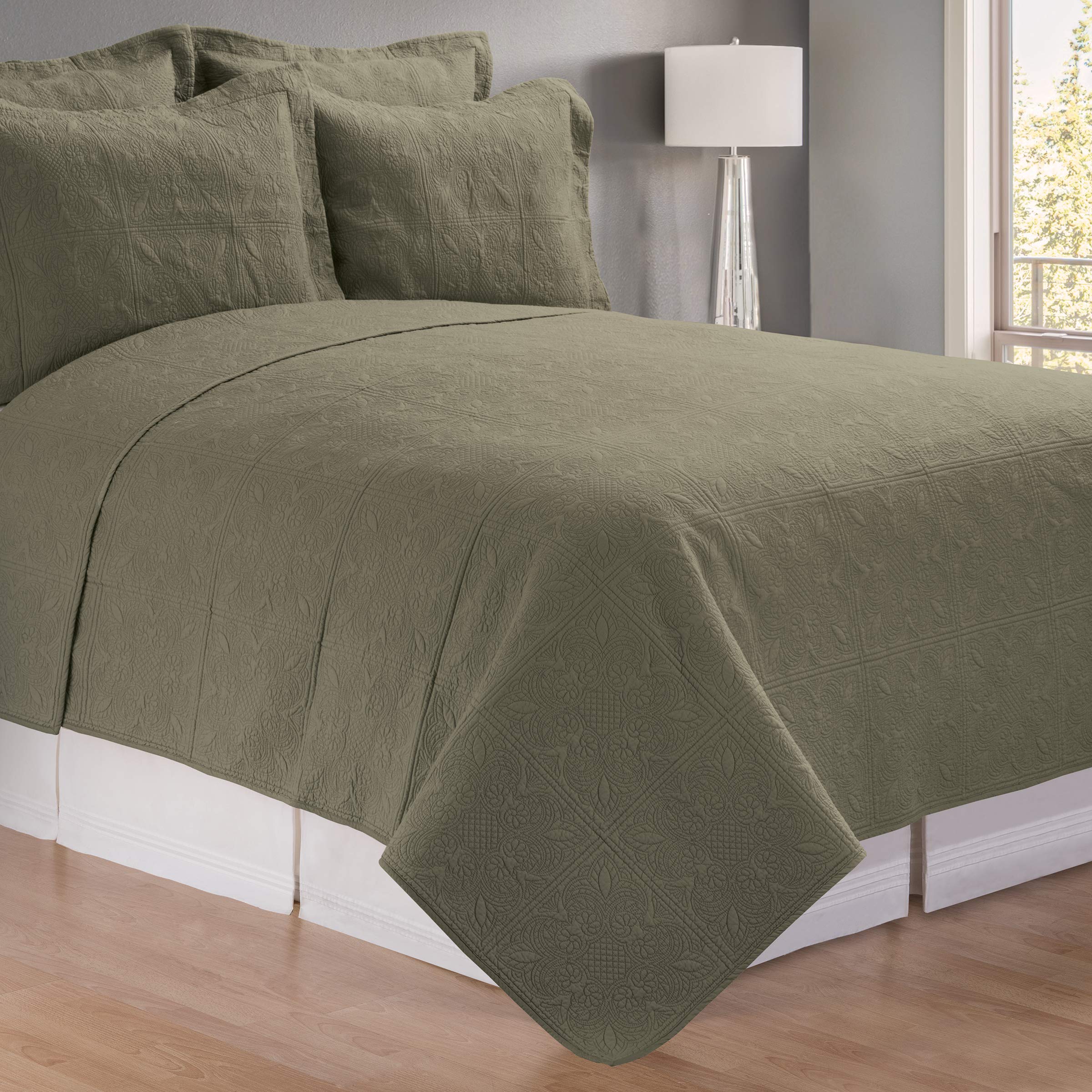 C&F Home Sage King Matelassé Coverlet - Luxury Bedding Set for King Size Beds - Perfect for Master Bedrooms, Guest Rooms & Hotel Decor