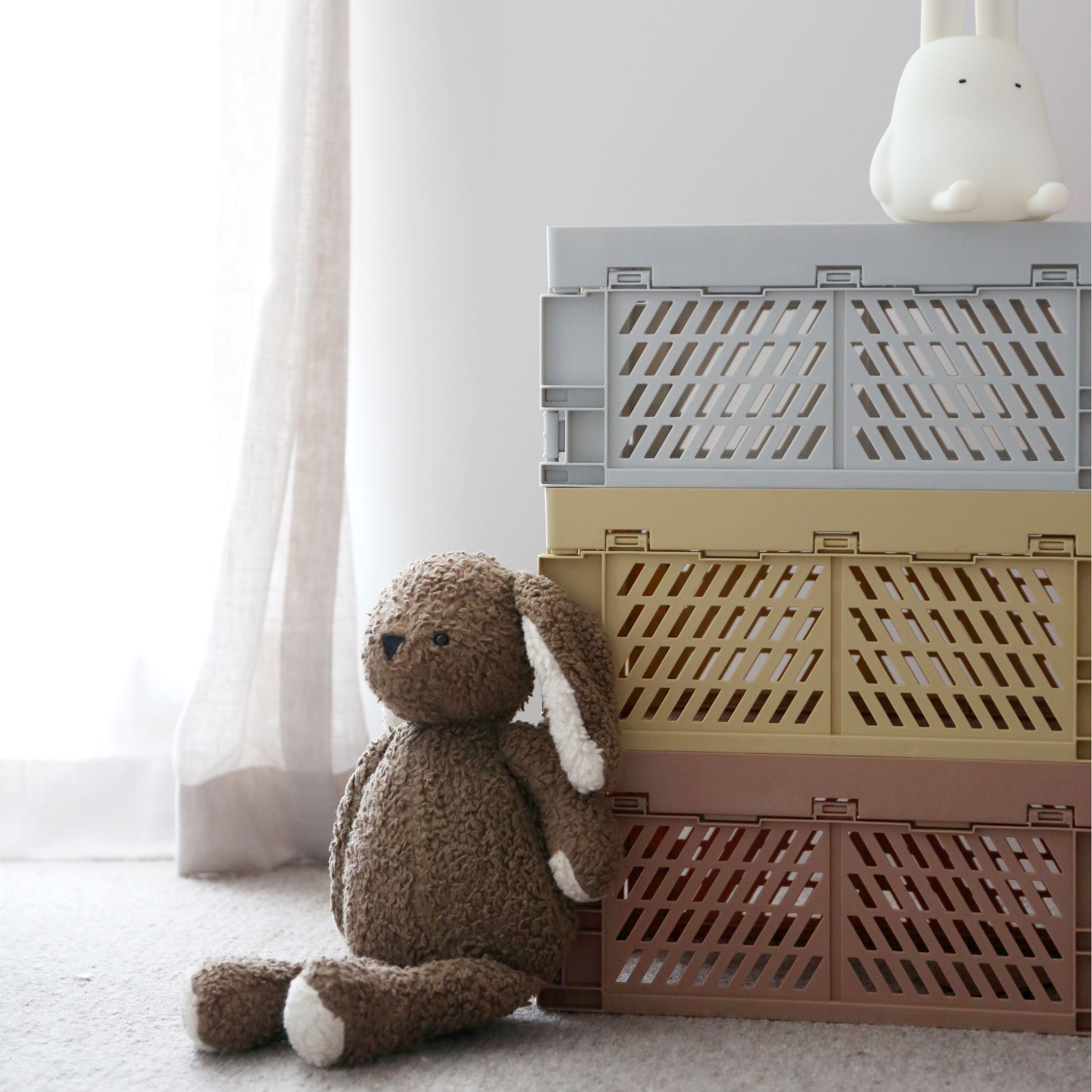 DESIGNSTUFF Slant Collapsible Storage Crate - Large 50x33cm Foldable Organizer Basket, Natural Straw Material for Home, Office & Outdoor Use