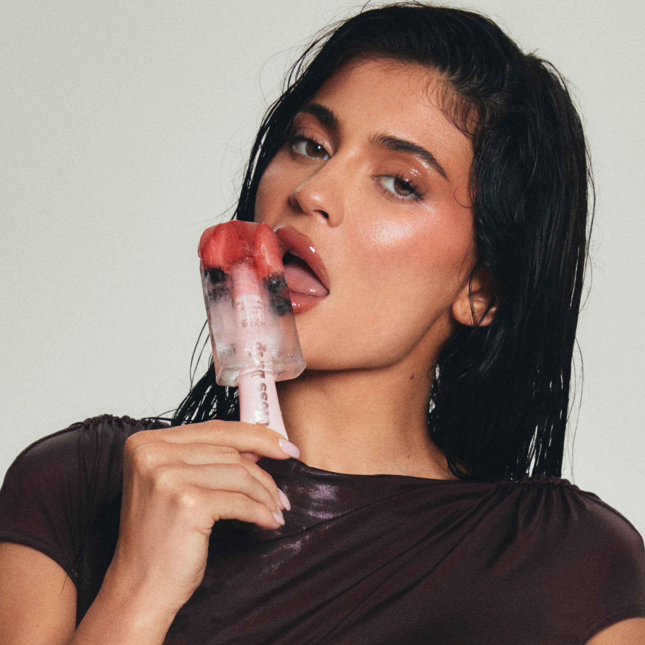 Kylie's Wet Lip Look Gloss - High Shine Plumping Lip Gloss for Full Lips | Perfect for Everyday Wear, Date Night & Instagram Makeup Looks