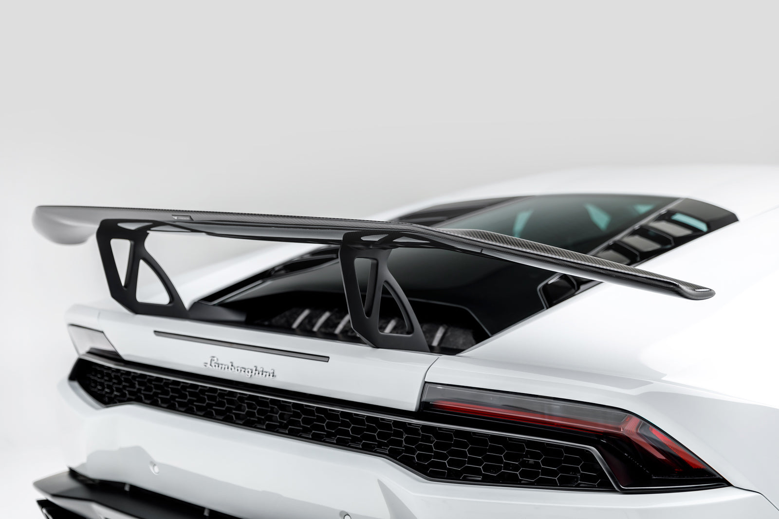 Lamborghini Huracan 610-4 LP Mondiale Edizione Aero Program - High Performance Sports Car for Racing & Luxury Driving