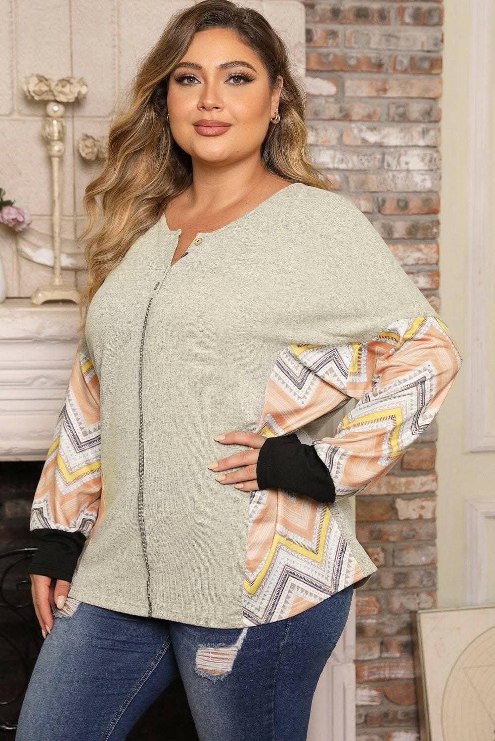 Stylish Plus Size Long Sleeve T-Shirt for Women - Comfortable Casual Wear for Everyday Outfits & Layering