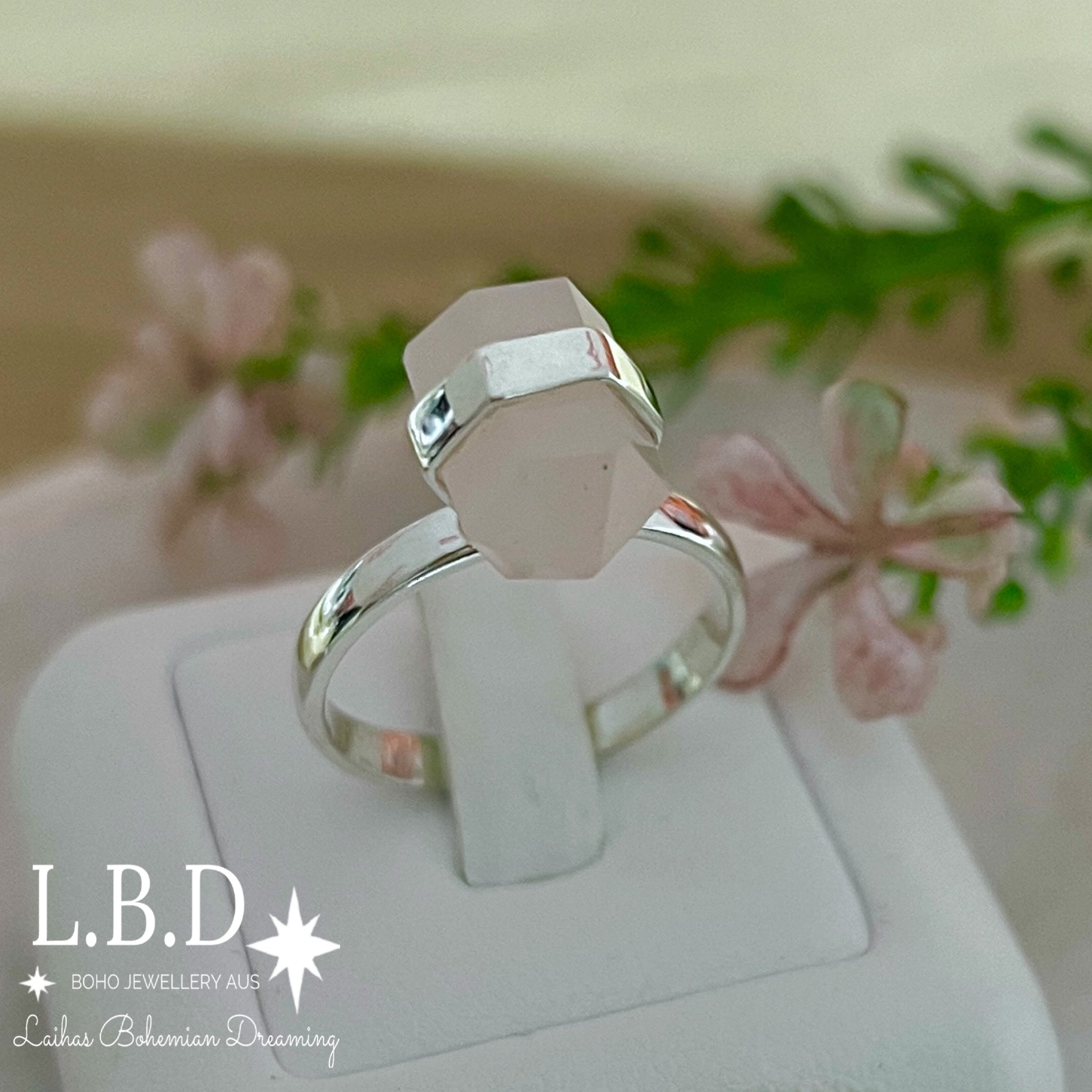 Laihas Crystal Kindness Rose Quartz Ring for Women - Elegant Healing Stone Jewelry for Love & Positive Energy - Perfect for Gifts, Meditation & Everyday Wear
