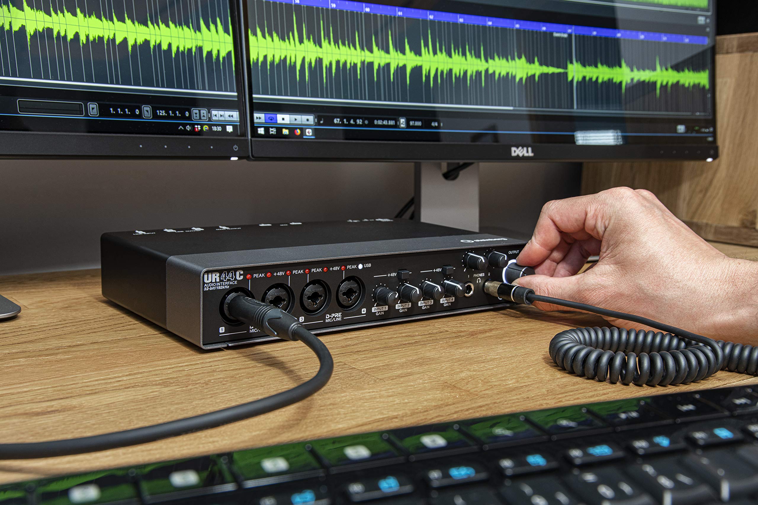 Steinberg UR44C 6x4 USB 3.0 Audio Interface with Cubase AI & Cubasis LE - Professional Studio Recording, Podcasting & Music Production for Home & Mobile Use