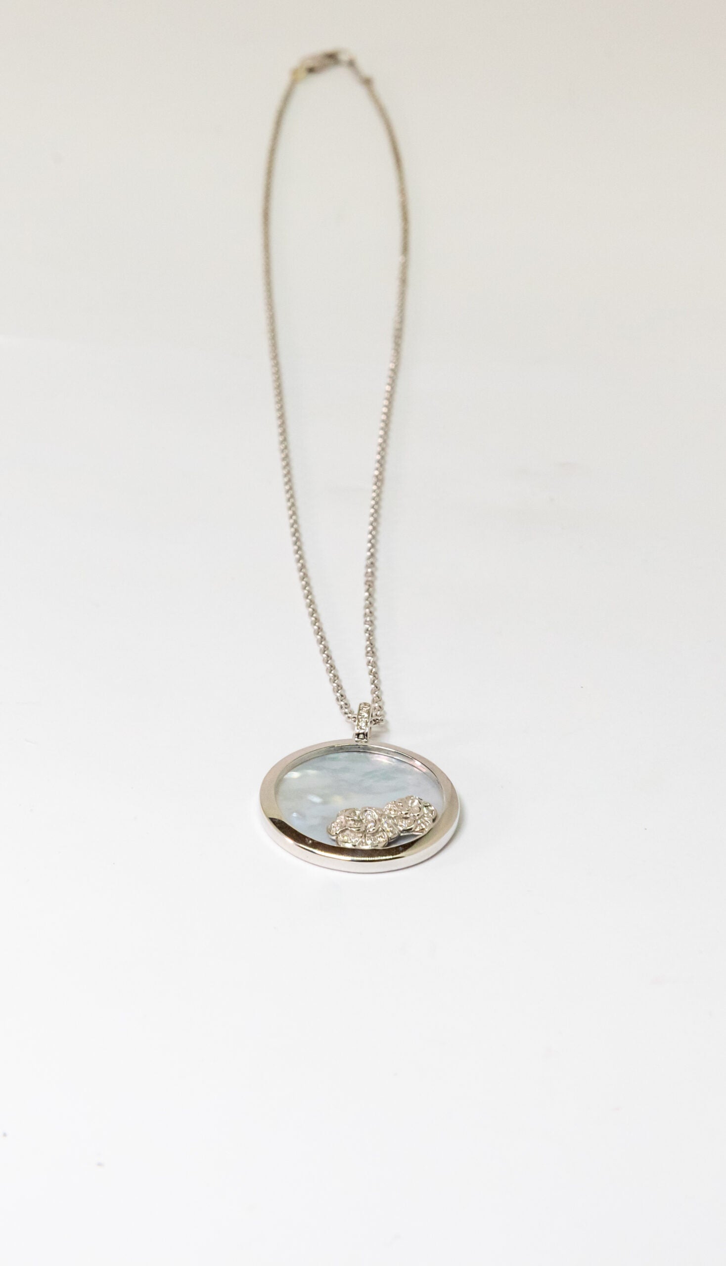 Carrera Y Carrera Baile Garden 18K White Gold Diamond Pendant Necklace - Elegant Jewelry Gift for Women, Perfect for Weddings, Anniversaries & Special Occasions