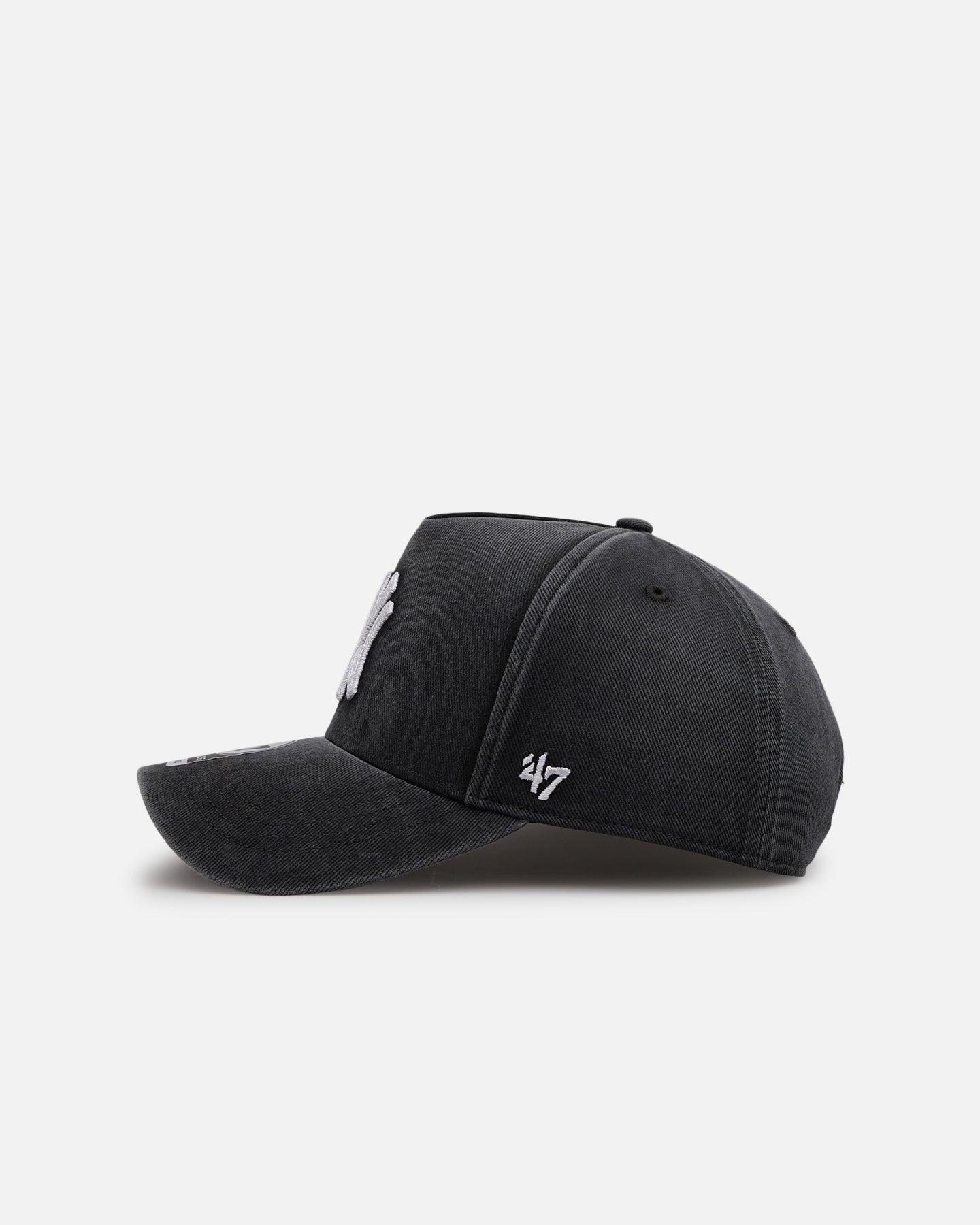 New York Yankees 'Washed Black' Snapback Hat - 47 Brand Official MLB Baseball Cap for Men & Women - Perfect for Games, Streetwear & Fan Collections