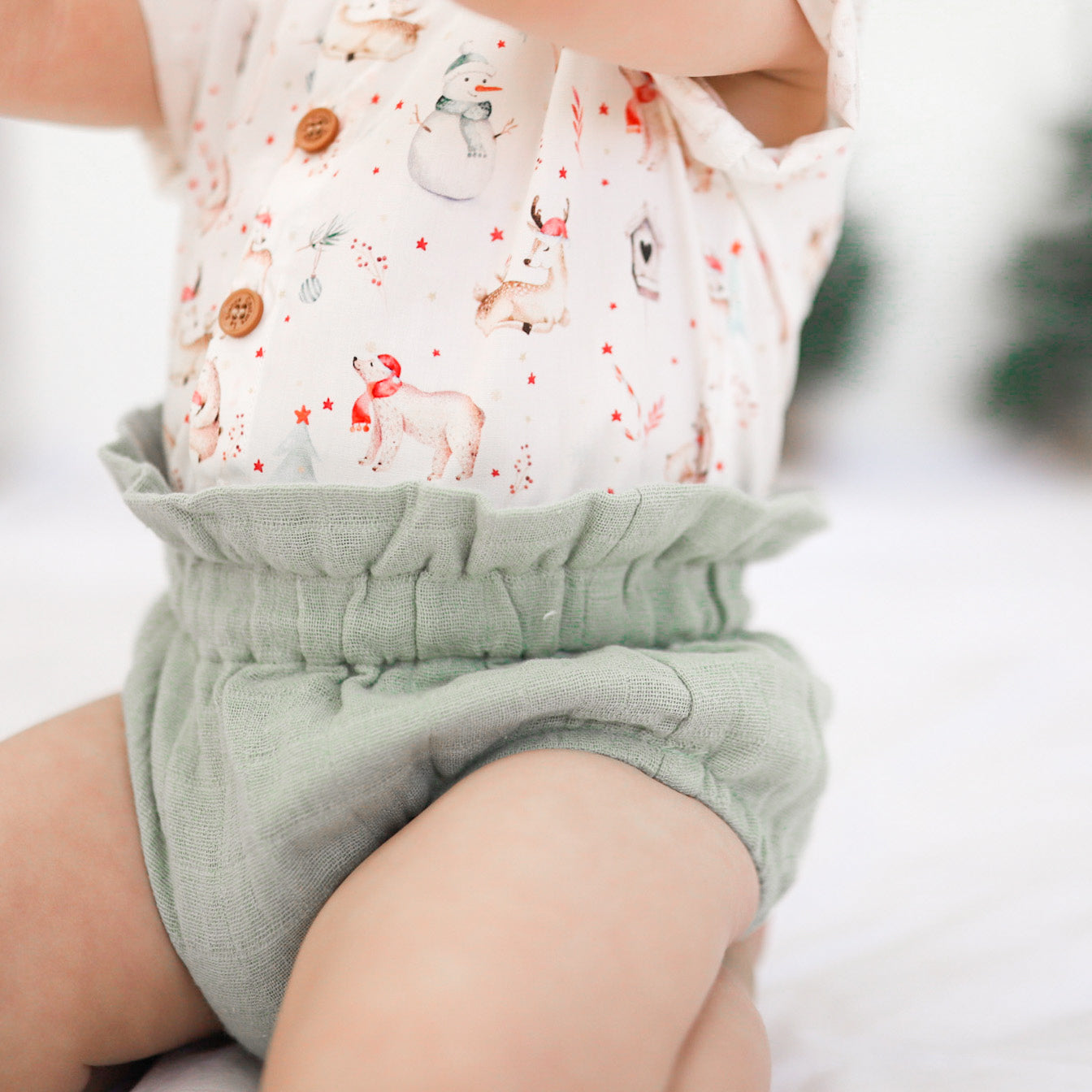 Organic Cotton Muslin Bloomers for Baby Girls - Soft & Breathable Sage Green Bloomers - Perfect for Newborn, Infant & Toddler Outfits, Photo Shoots & Playtime