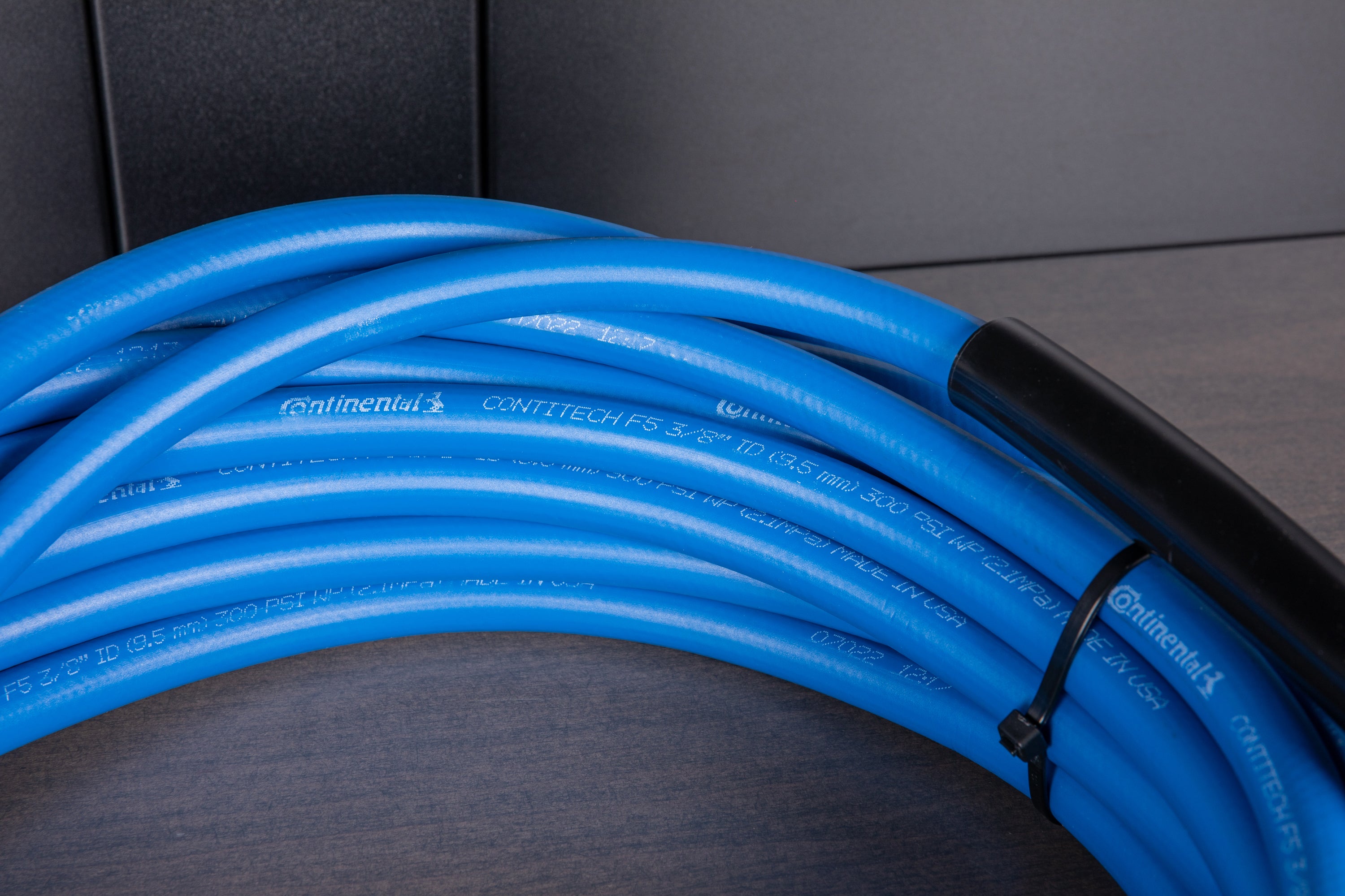 3/8 Inch Heavy Duty Air Hose - 50 Foot High Pressure Rubber Air Line for Pneumatic Tools, Compressors, and Inflators - Ideal for Automotive, Construction, and Workshop Use