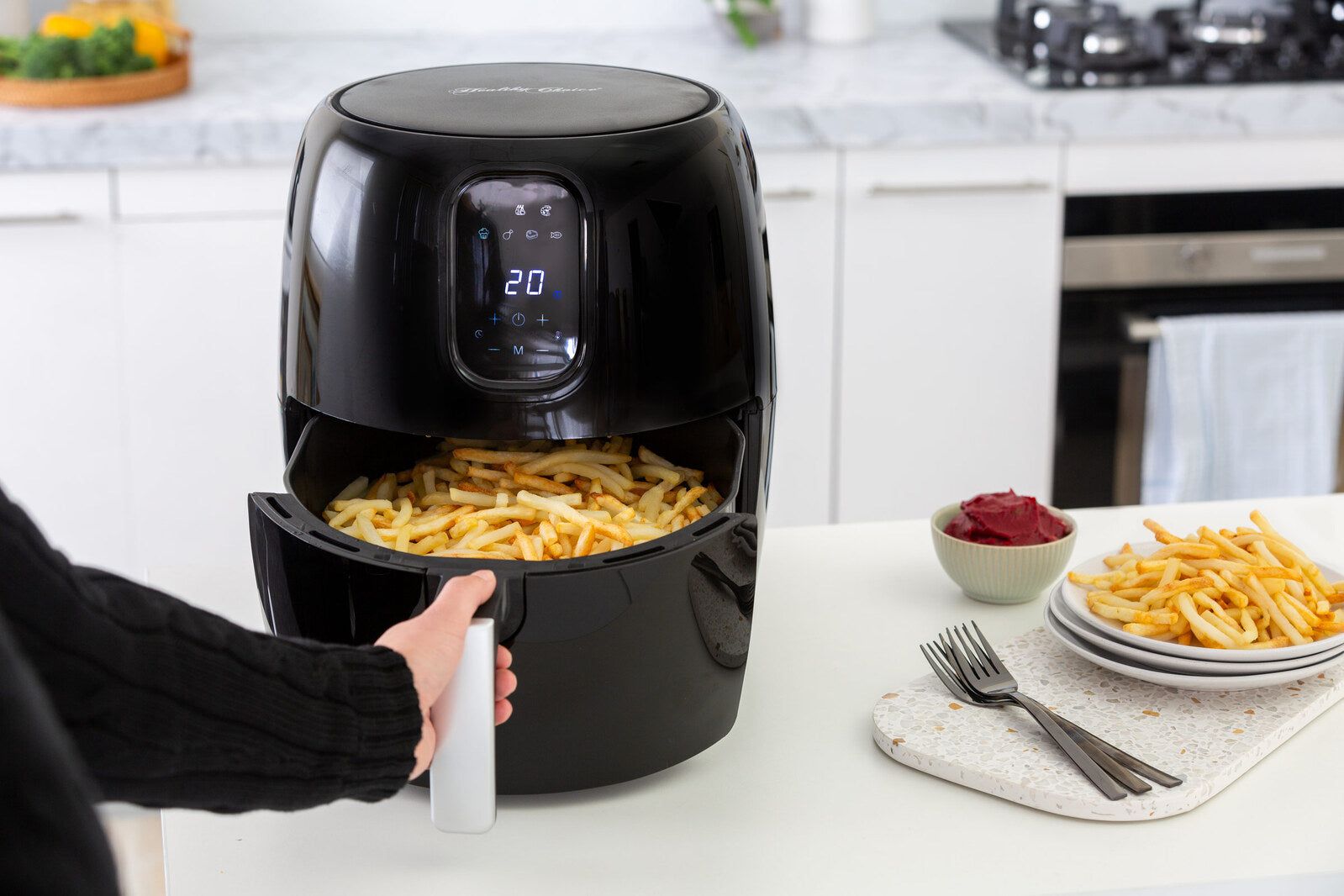8L Digital Air Fryer with 200°C Temperature Control, 7 Preset Cooking Functions, 1700W Power - Perfect for Family Meals, Healthy Snacks & Quick Cooking
