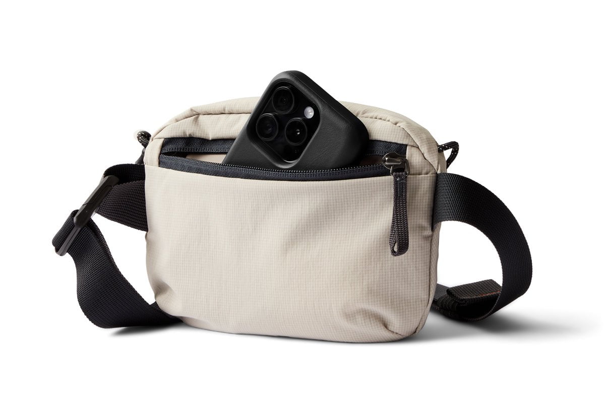 Bellroy Lite Belt Bag - Ultra Lightweight & Durable Waist Pack for Men & Women | Perfect for Travel, Hiking, Running & Everyday Use