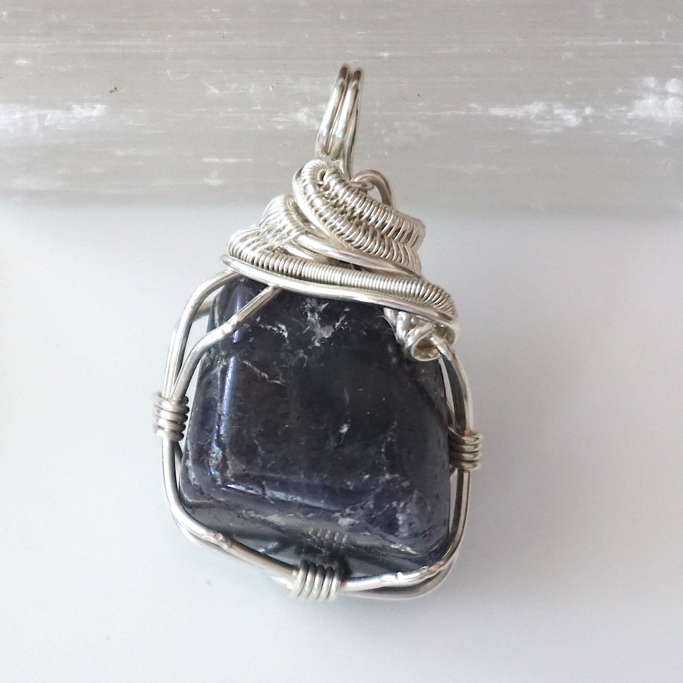 Natural Raw Sapphire Necklace - Sterling Silver Pendant for Women - Elegant Bohemian Jewelry for Everyday Wear & Special Occasions