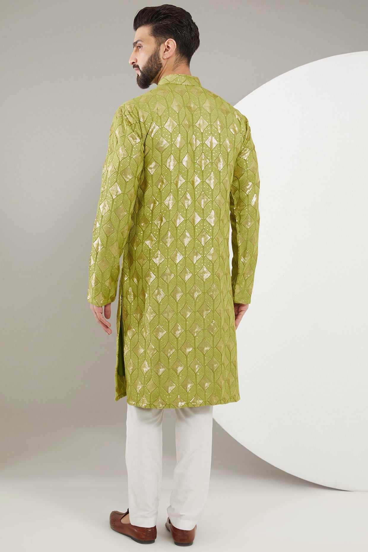 Exquisite Mehndi Green Heavy Threadwork Kurta for Women - Traditional Indian Embroidered Tunic - Perfect for Festivals, Weddings & Cultural Events