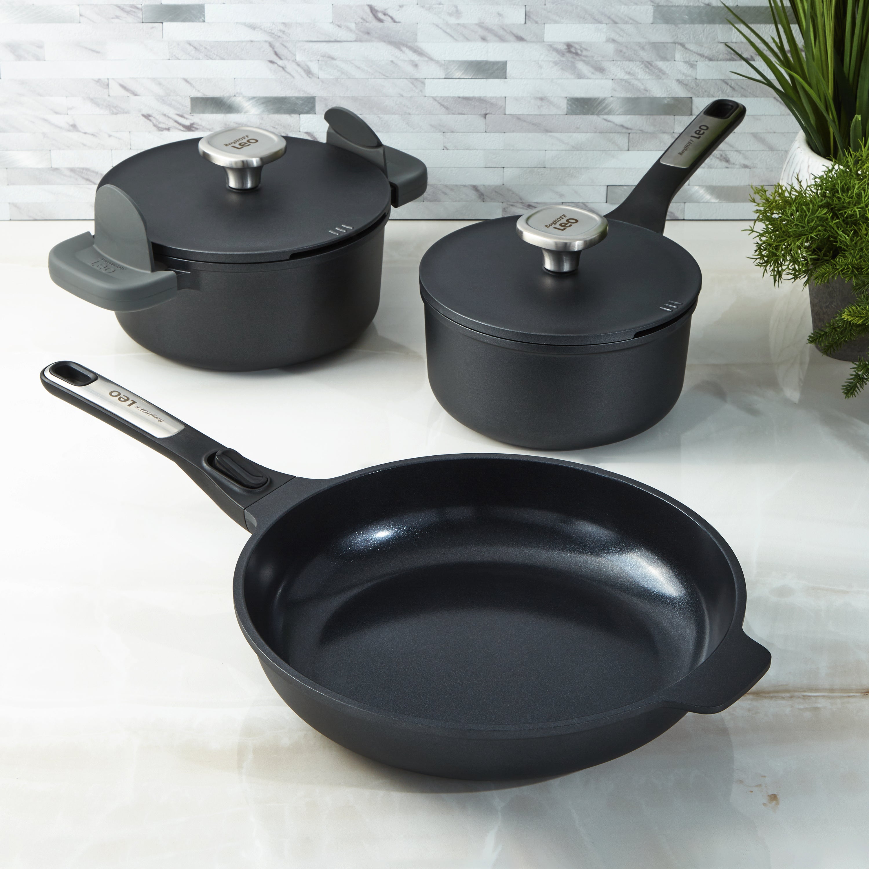 BergHOFF Leo Phantom 5-Piece Nonstick Ceramic Cookware Set - Eco-Friendly Recycled Material - Perfect for Sauteing, Frying & Healthy Cooking in Modern Kitchens