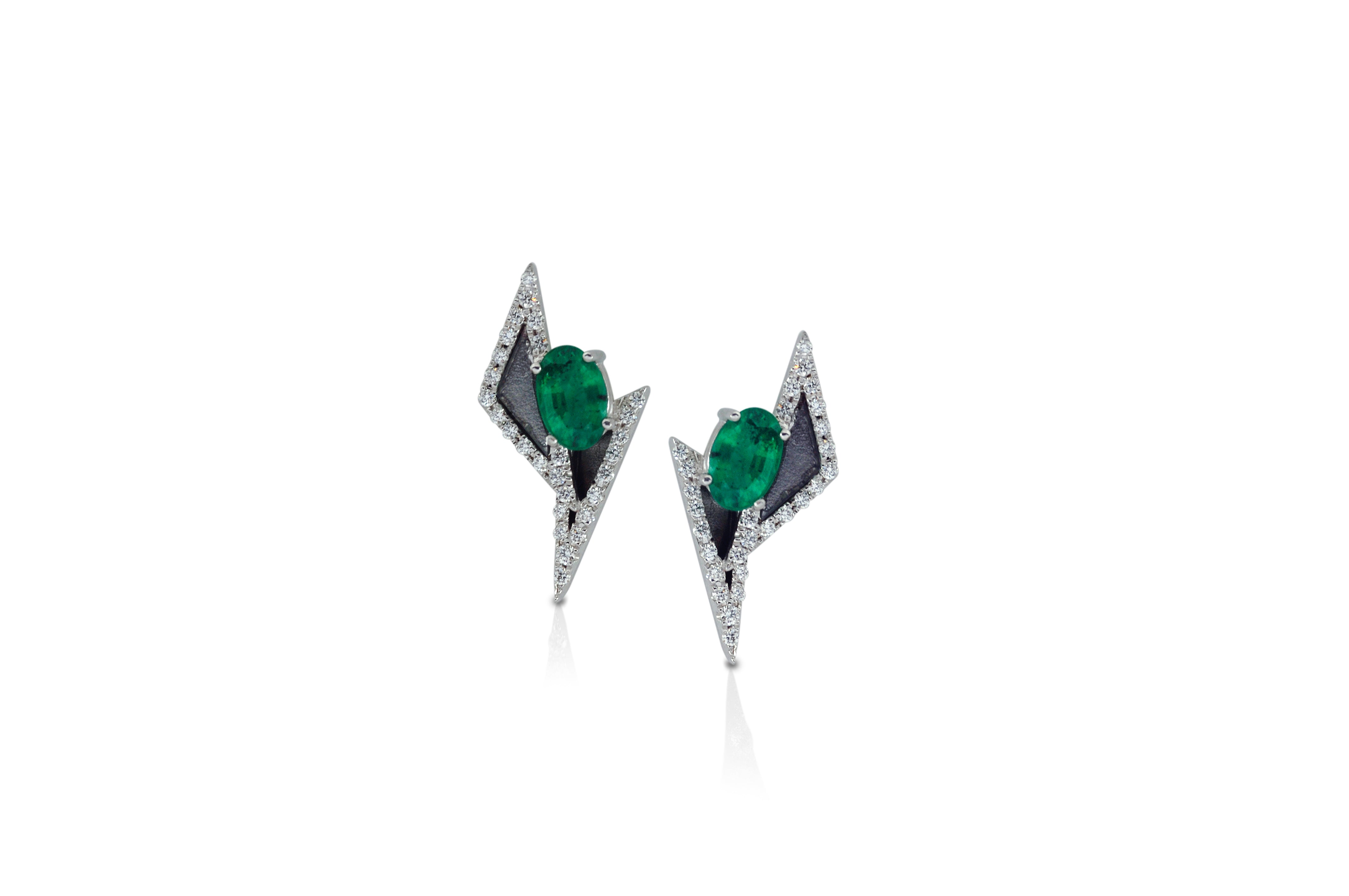 GeoArt DUO TT Mini Stud Earrings - Dainty Gold & Silver Earrings for Women - Perfect for Everyday Wear, Work & Special Occasions