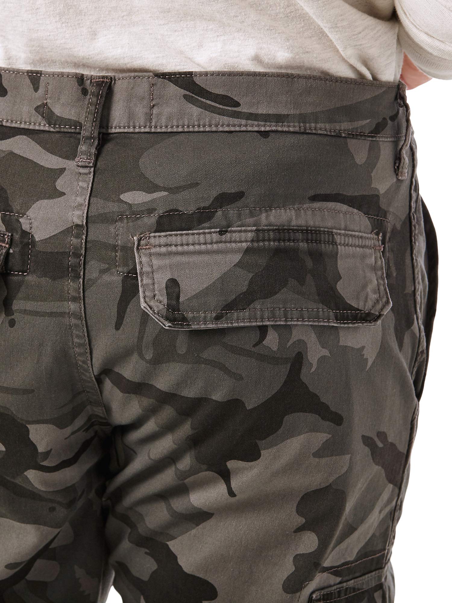 Wrangler Authentics Men's Regular Tapered Cargo Pants - Durable Work Pants for Outdoor Activities, Hiking & Casual Wear