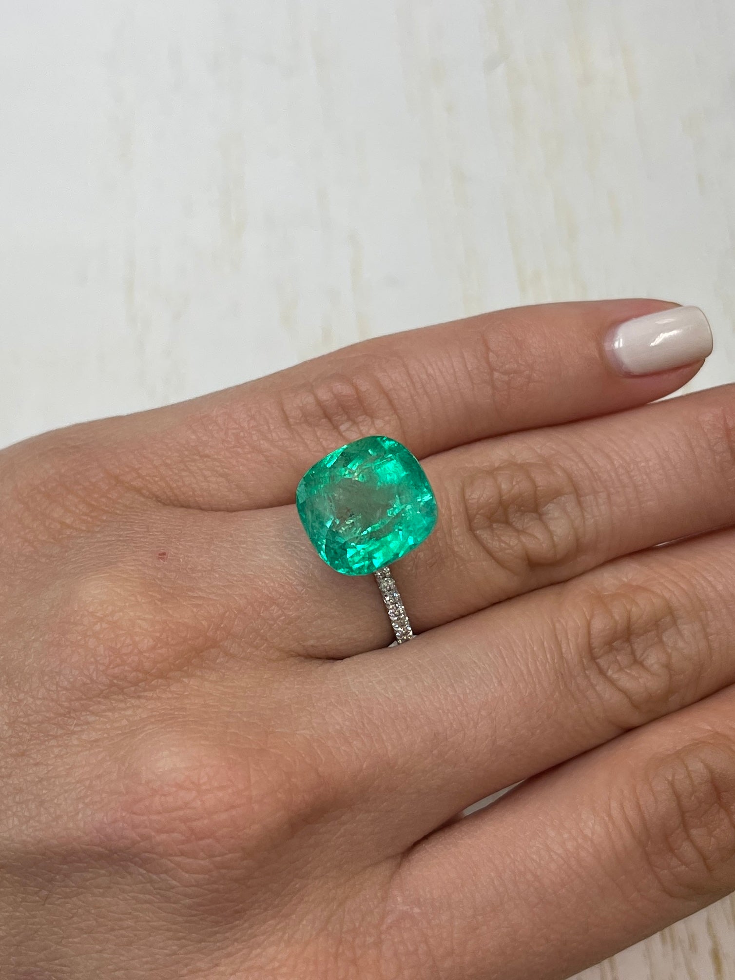 11.34 Carat Natural Colombian Emerald - Bluish Green Loose Gemstone, 13.5x13mm Rounded Cushion Cut for Jewelry Making, Engagement Rings & Luxury Gifts