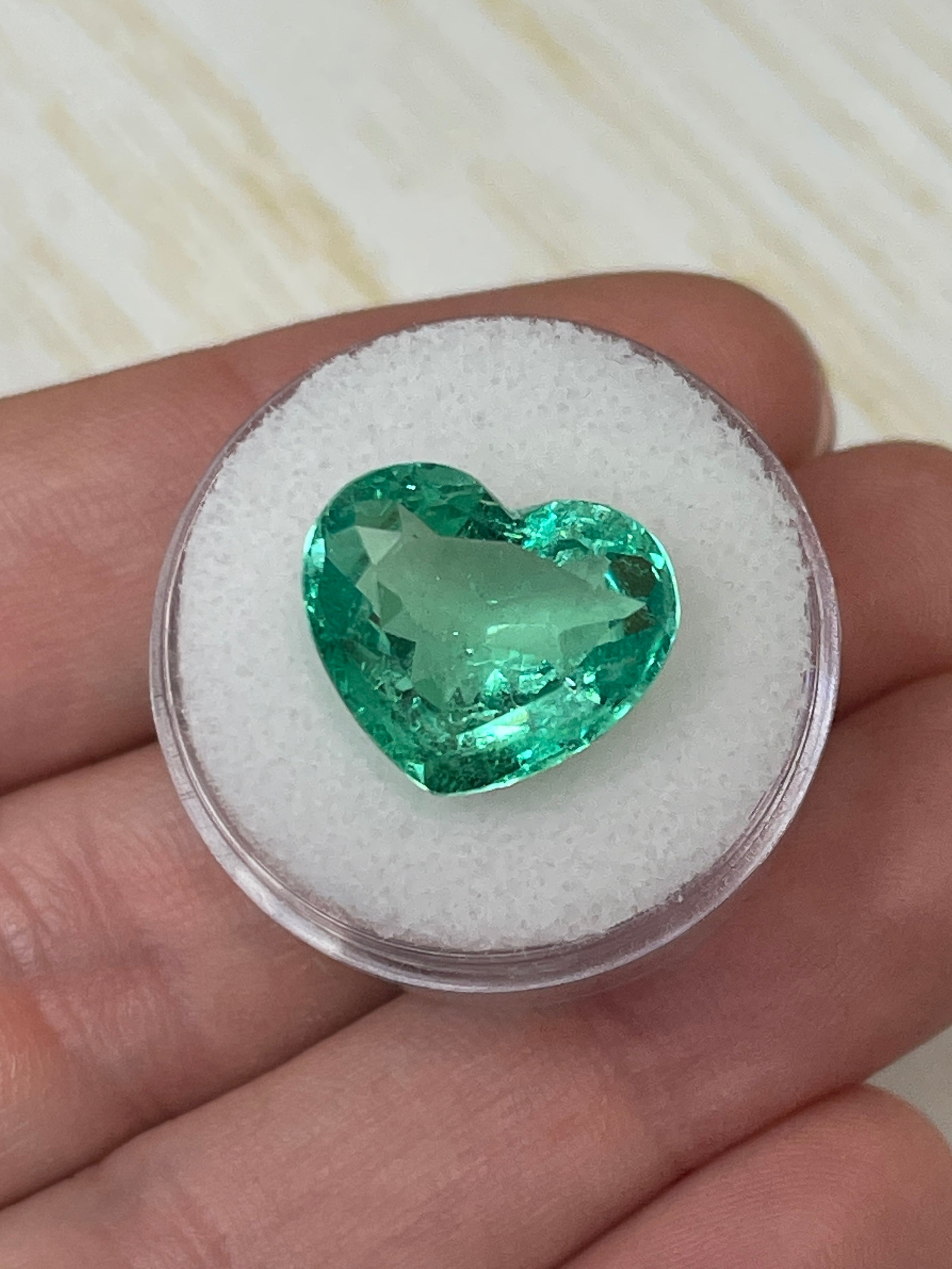 13x16mm 9.84 Carat Natural Colombian Loose Emerald Gemstone - Heart Cut, Eye Clean Bubbly Inclusion for Jewelry Making, Engagement Rings & Luxury Gifts