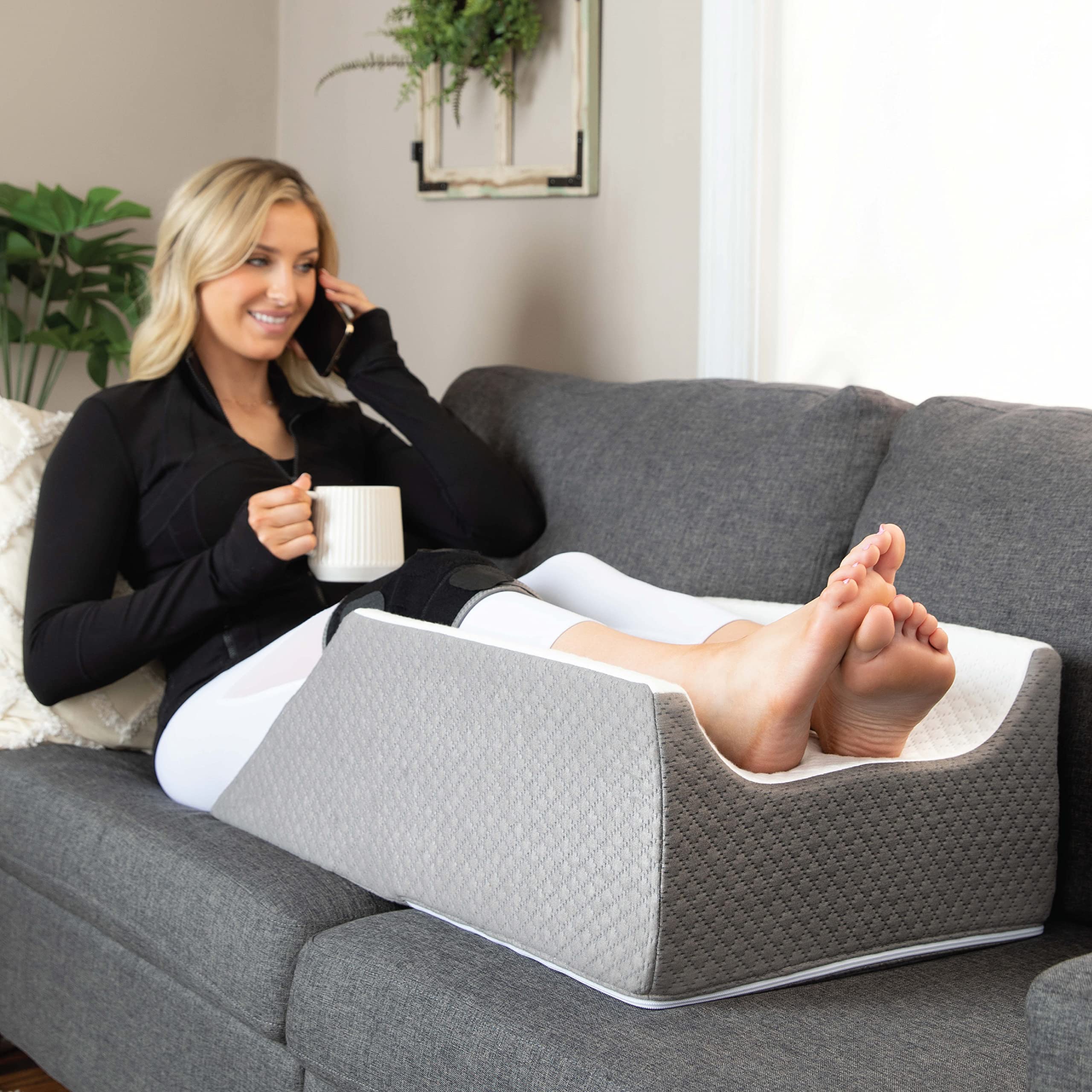 **Kölbs Post Surgery Leg Elevation Pillow - Double or Single Leg Knee Wedge for Bed, Orthopedic Leg Rest & Foot Support - Ideal for Recovery, Pain Relief & Comfort After Surgery**