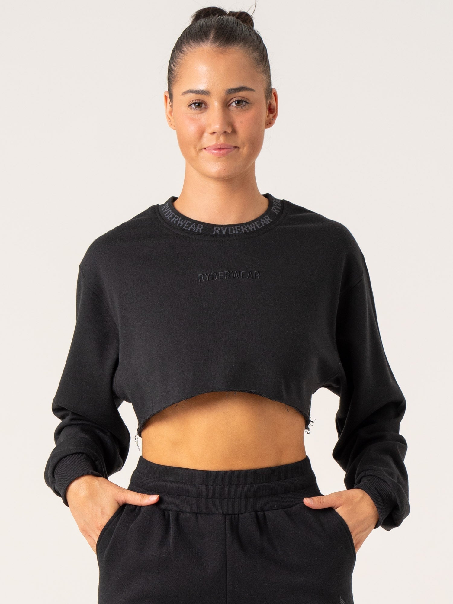 Stylish Black Cropped Sweater for Women | Trendy Short Pullover | Perfect for Casual Outfits & Layering