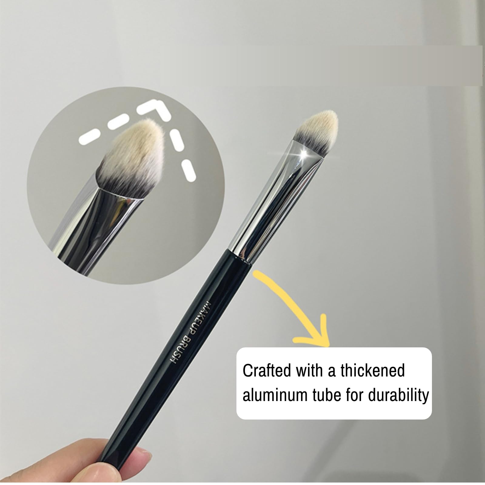 Professional Angled Concealer Brush for Under Eye & Highlighting - Soft Triangular Head Makeup Brush for Seamless Concealer Application - Perfect for Women's Daily Makeup & Contouring