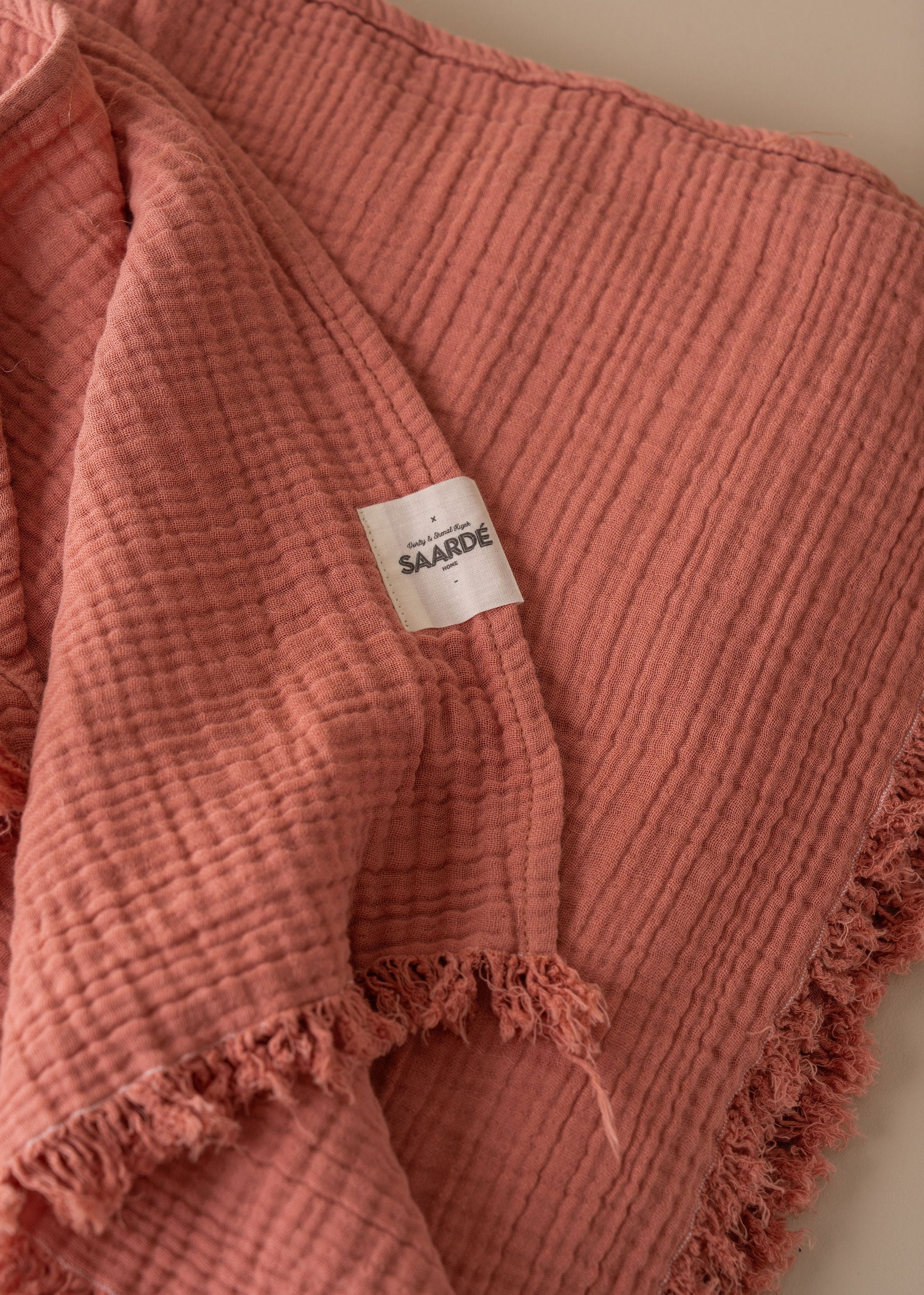 Enes Soft Cotton Throw Blanket - Lightweight & Cozy Guava Color - Perfect for Sofa, Bed, or Outdoor Picnics