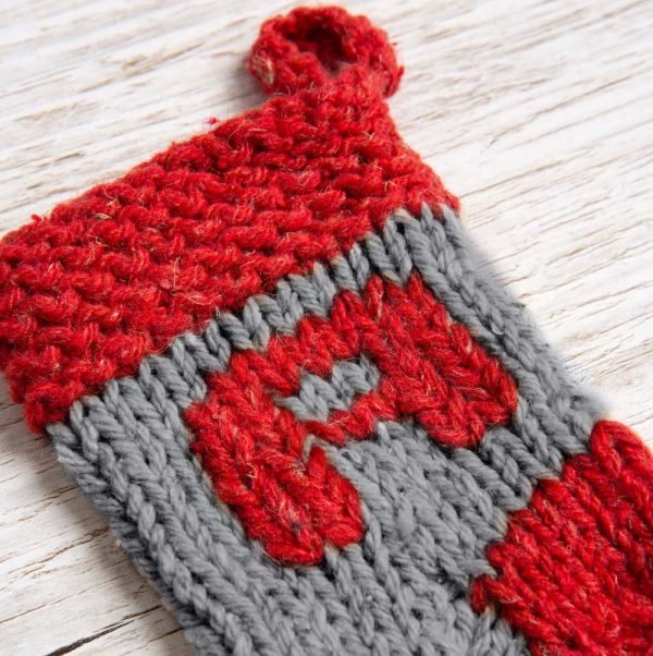 Personalized Christmas Stocking Garland Knitting Kit - DIY Holiday Decor for Fireplace, Mantel, and Festive Home Decorations